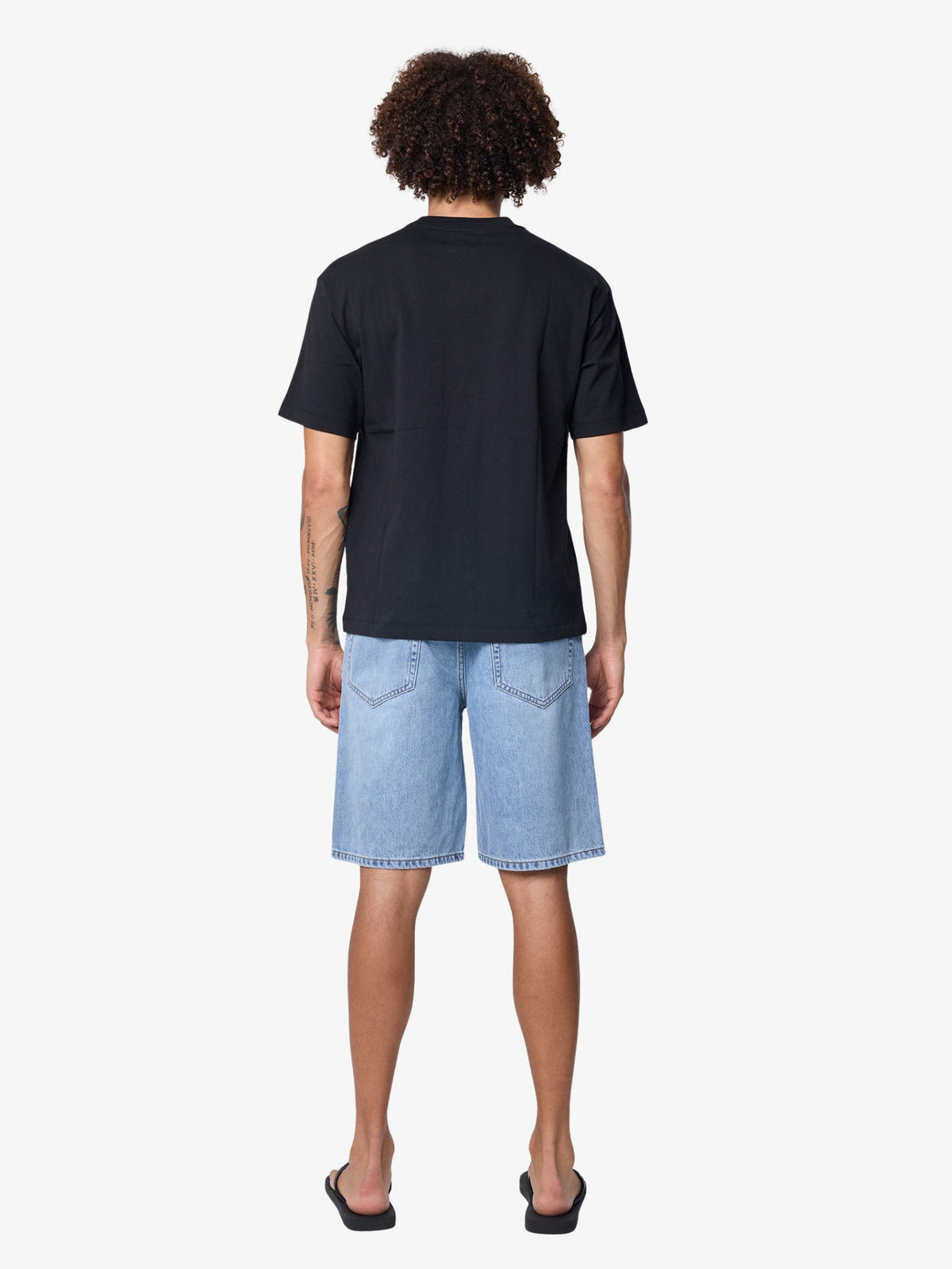 Market Folk Fitted Bear T-Shirt | Pirate Black