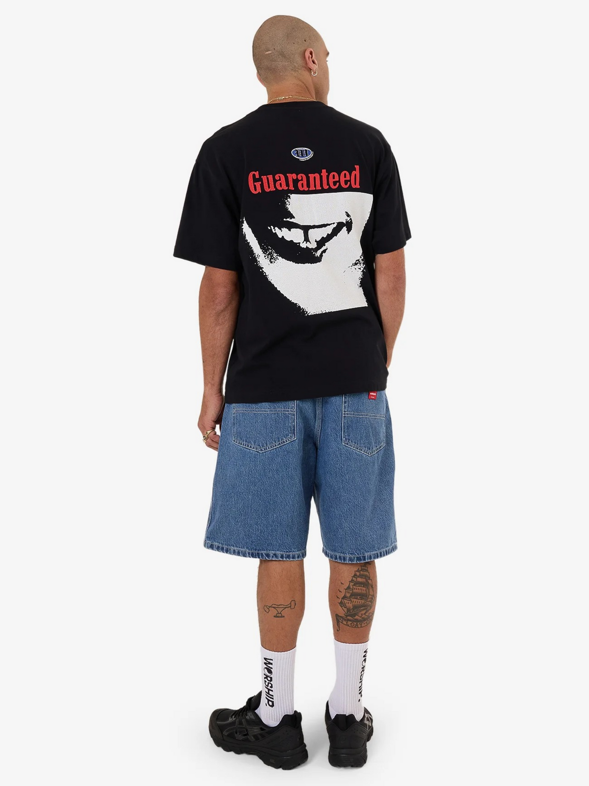 Worship Grinner Tee | Black