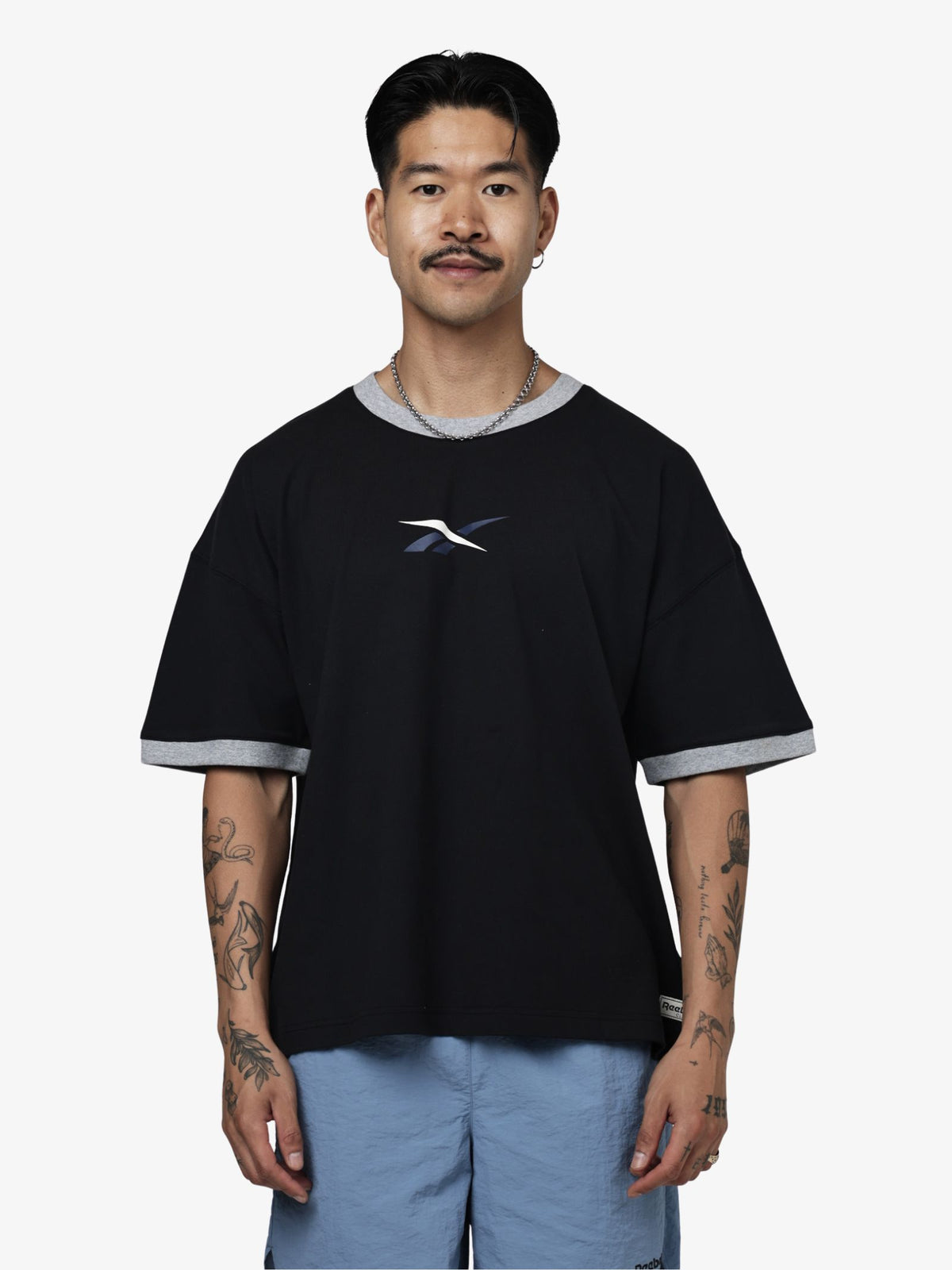 Reebok Vector Ringer Crew Tee | Black/Heritage Marle