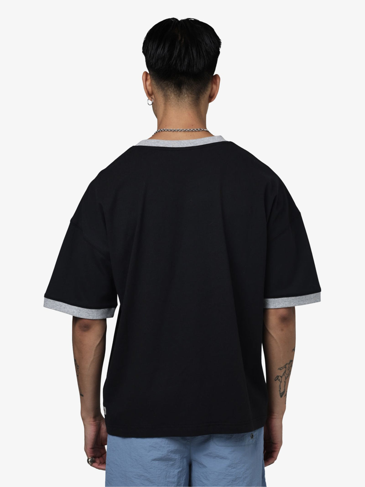 Reebok Vector Ringer Crew Tee | Black/Heritage Marle