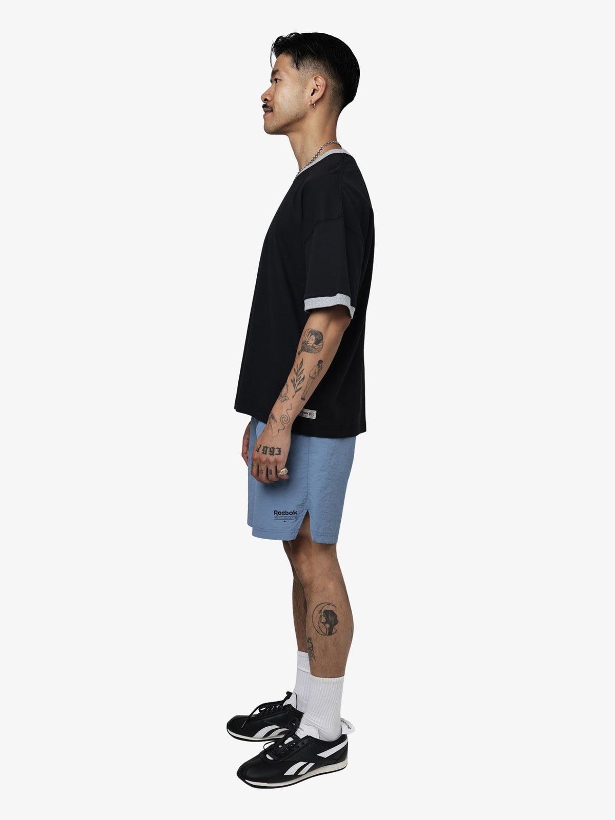 Reebok Vector Ringer Crew Tee | Black/Heritage Marle