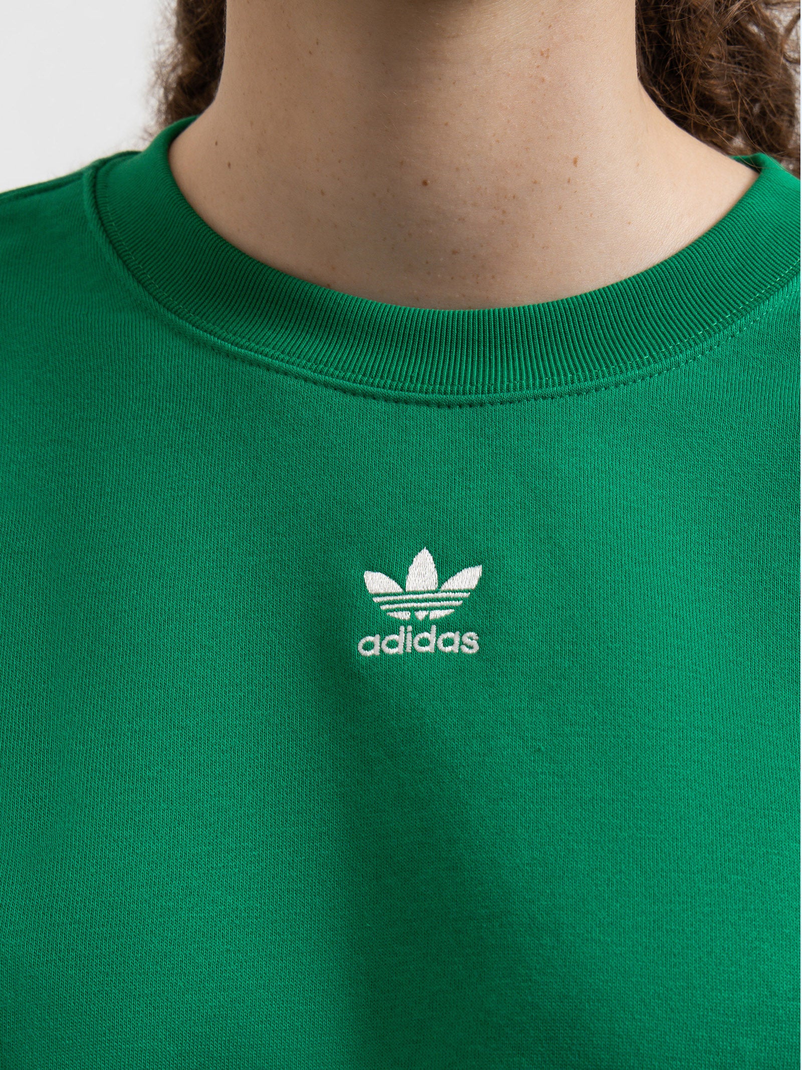 Adicolor Essentials Regular T-Shirt in Green