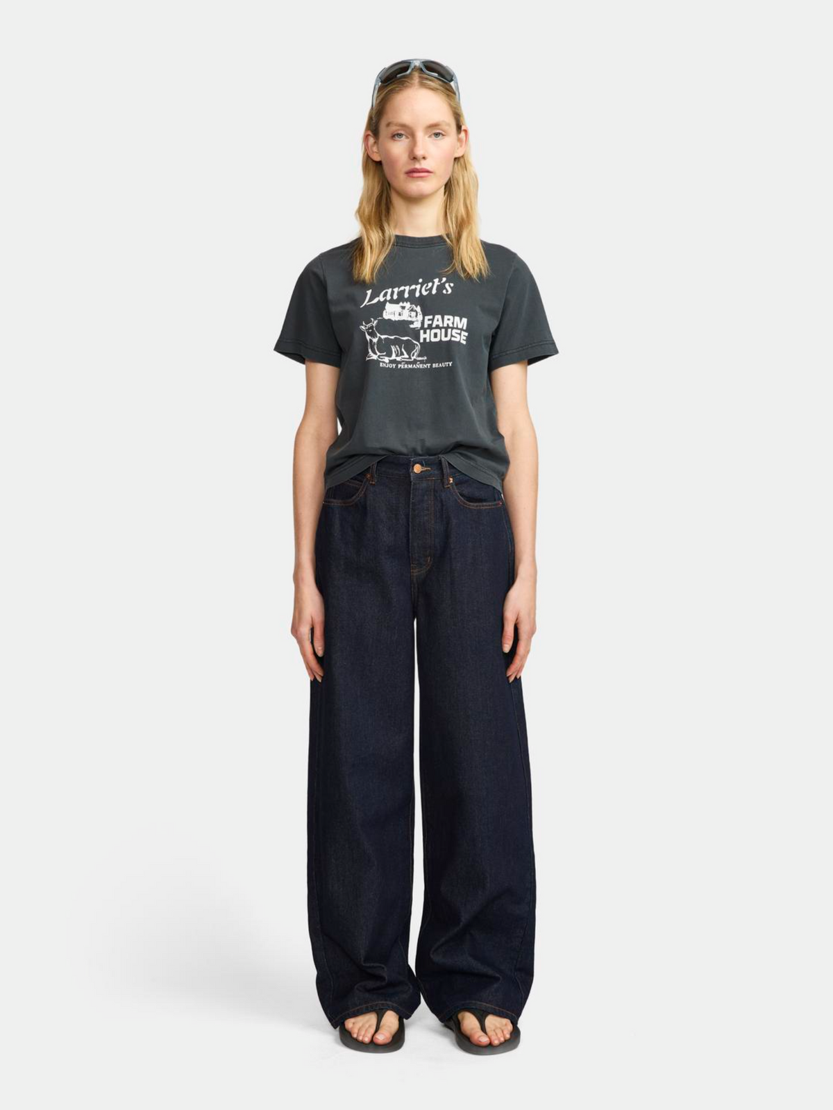 Larriet Farmhouse Tee | Used Black