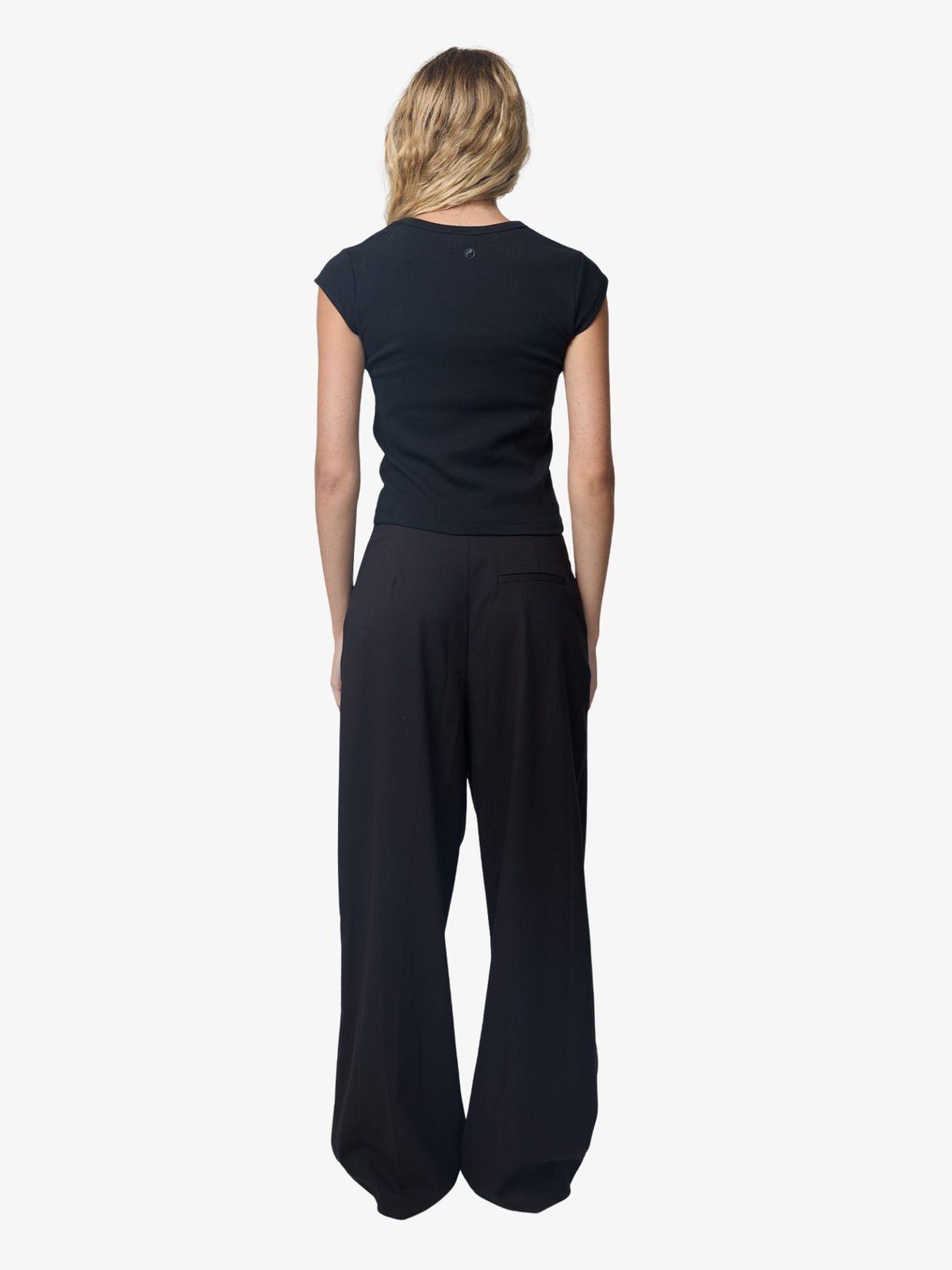 Worship Frequency Cap Sleeve Tee | Black