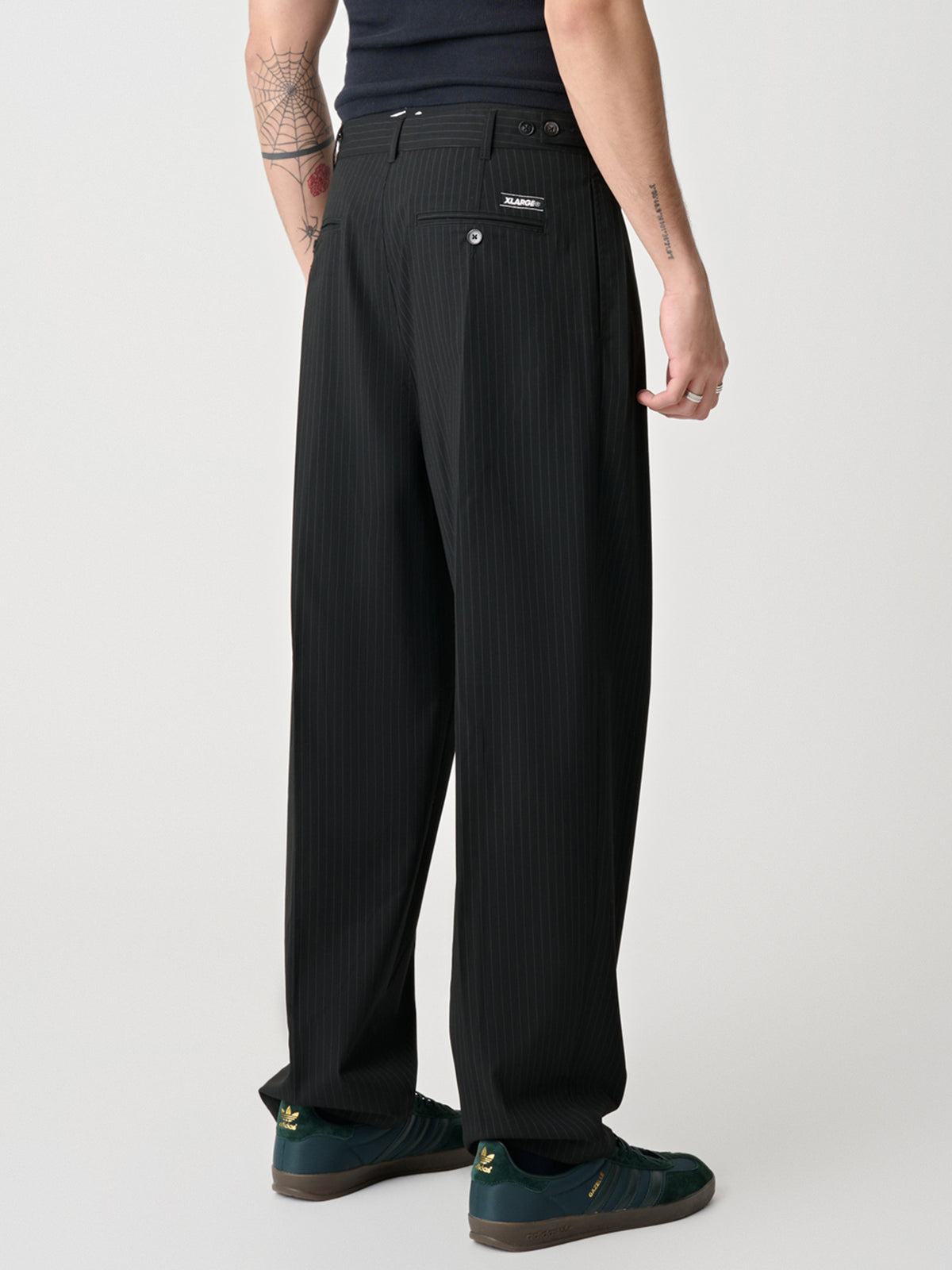 Xlarge Amplify Pleated Trouser | Black Stripe