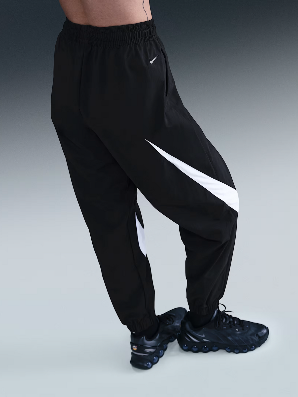 Nike NSW Mid-Rise Joggers | Black/White