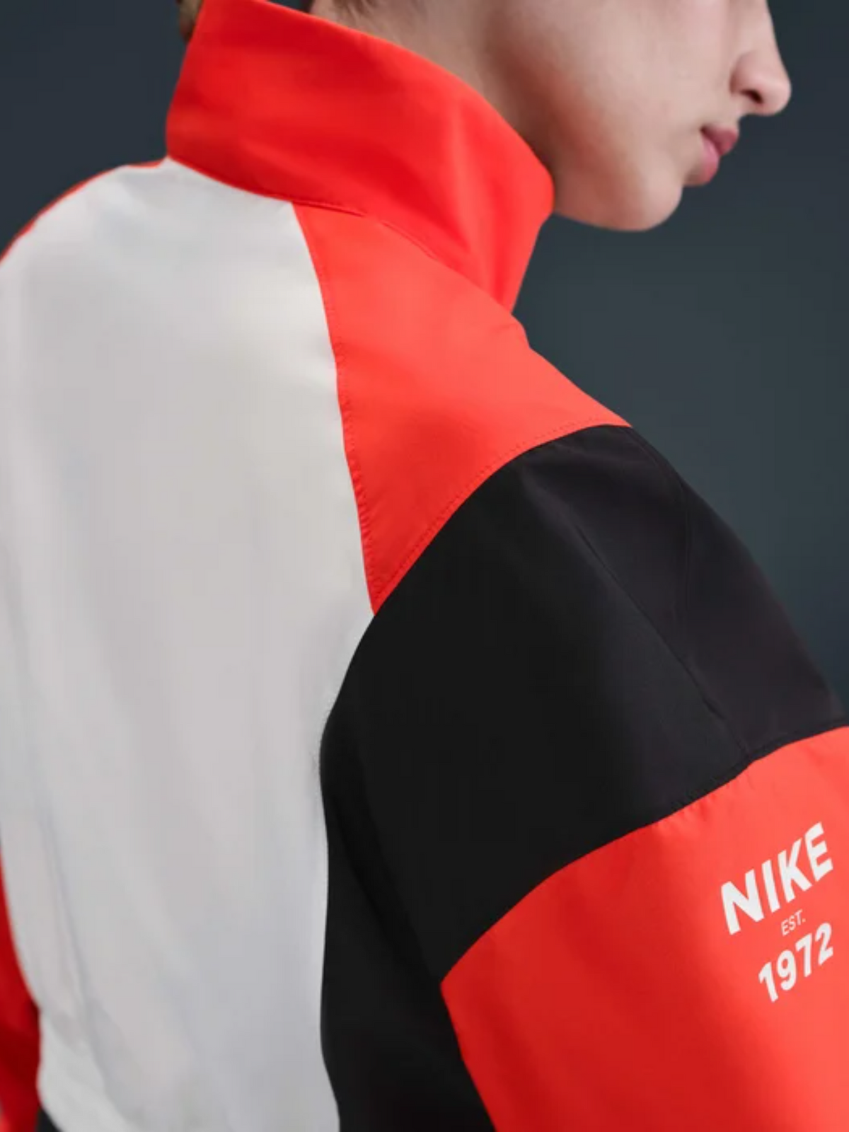 Nike NSW Woven Lightweight 1/4-Zip Jacket | Sail/Picante Red/Black