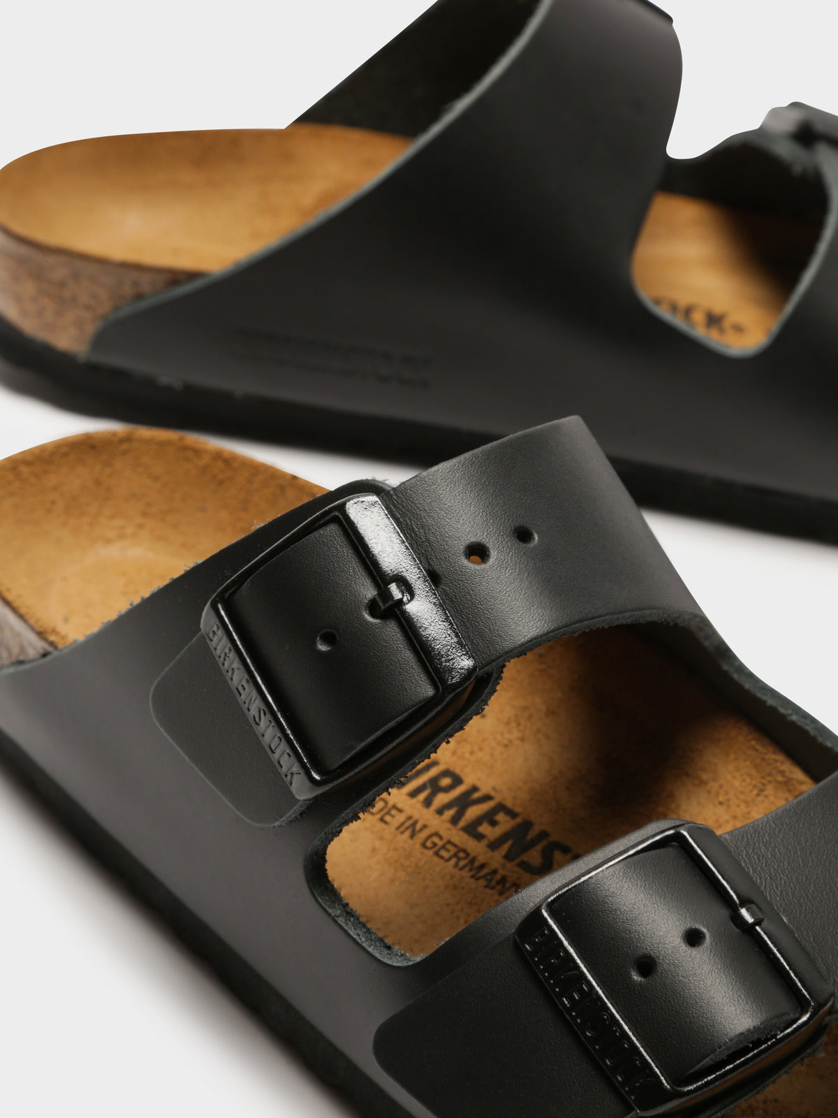 Unisex Arizona Smooth Leather Narrow Sandals in Black