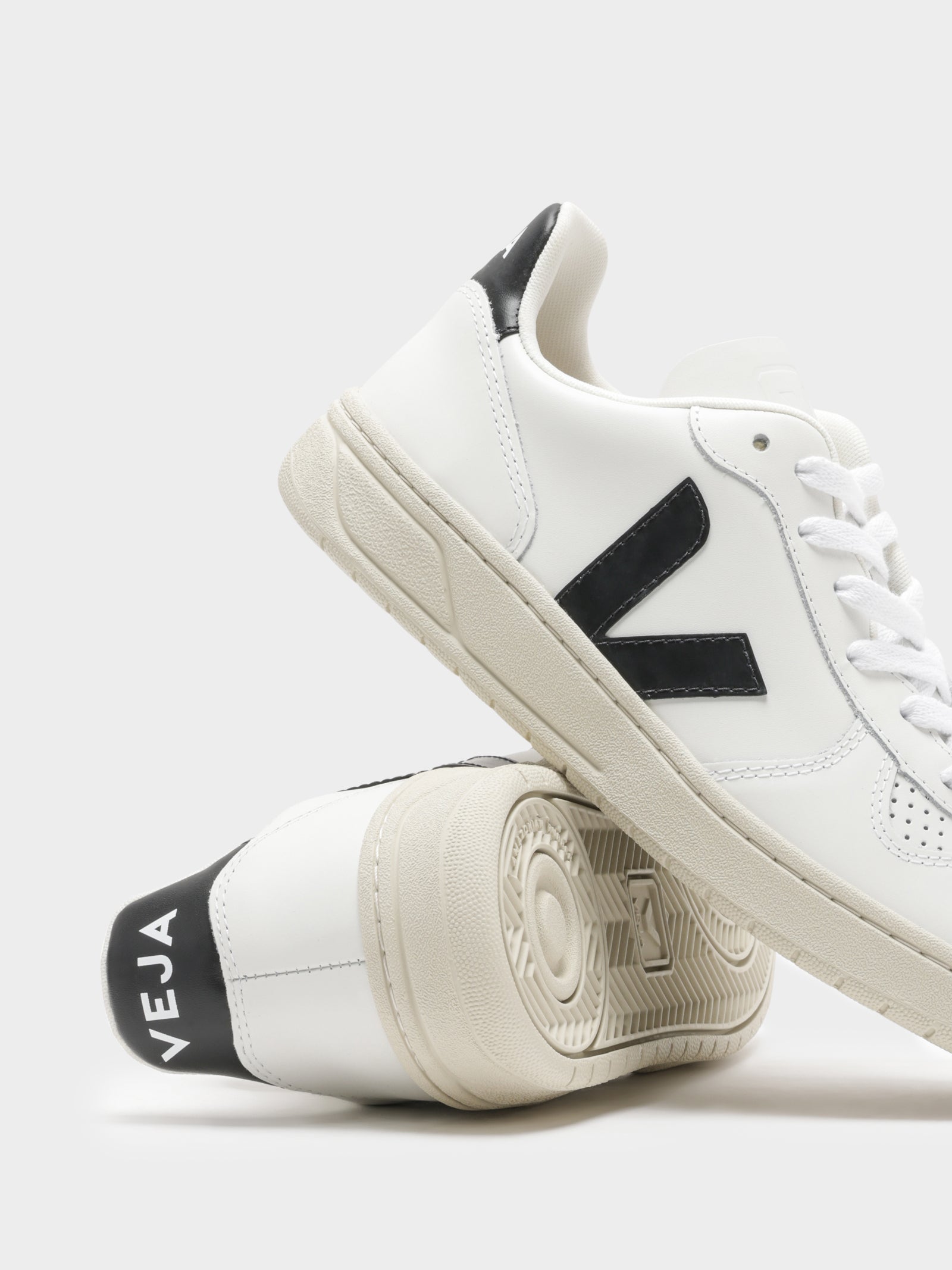 Veja Unisex V-10 Leather Sneakers White/Black Glue Store