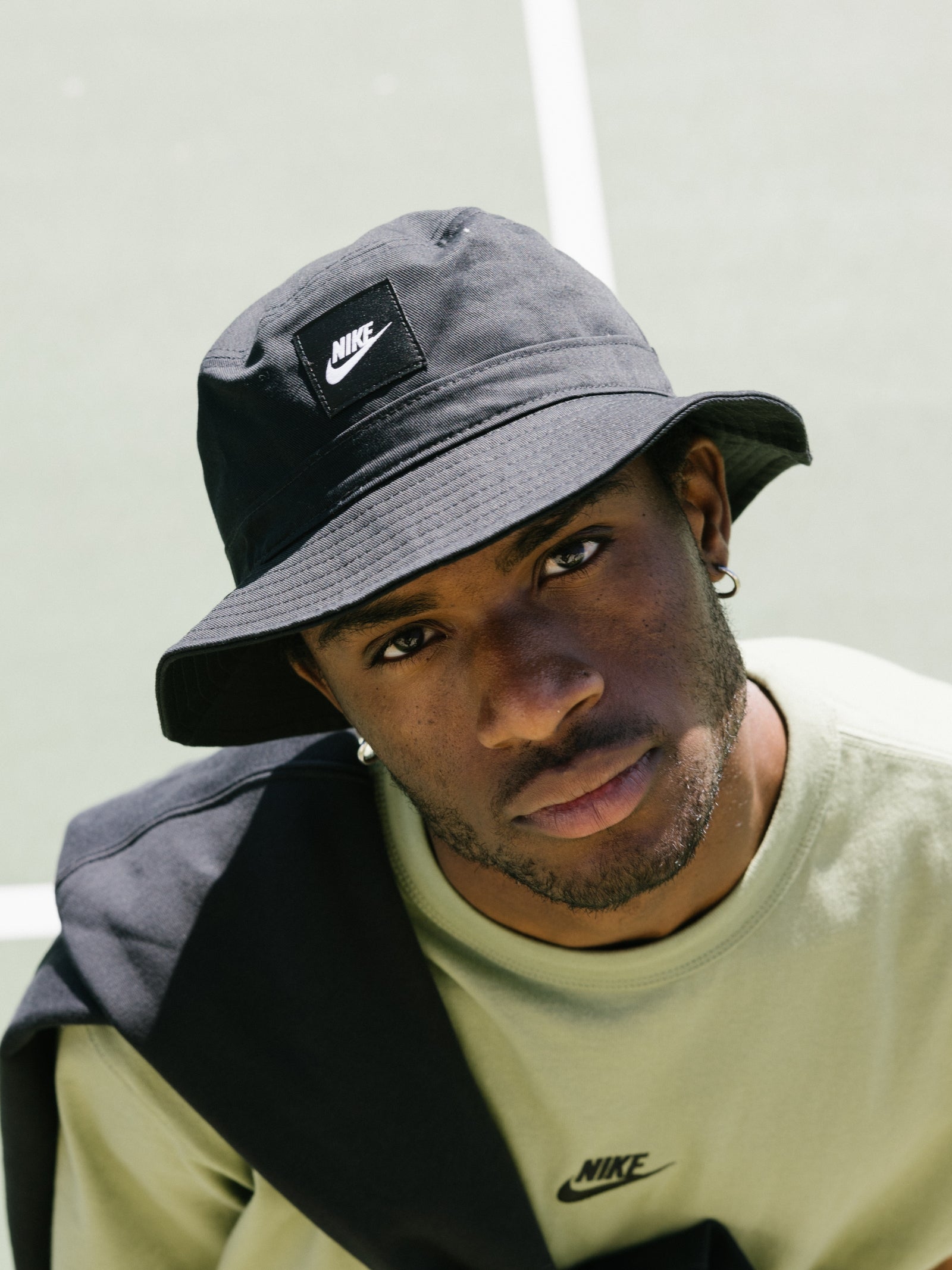 nike black bucket hat mens