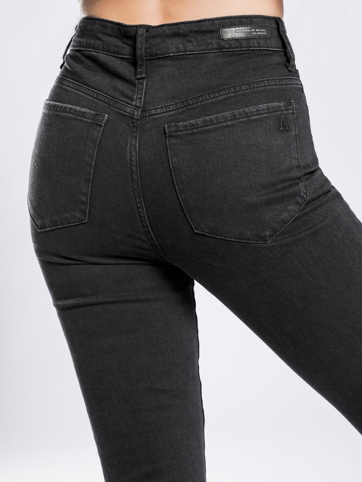 High Amy Mum Slim Jeans in Black Out