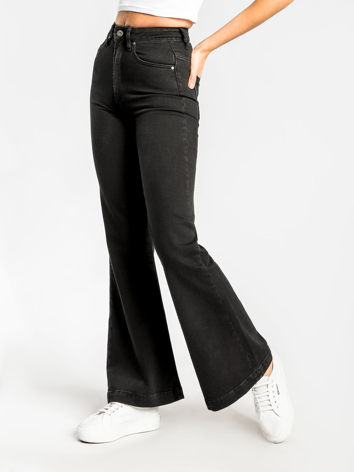Edee Flared Jeans in Black-Out Denim