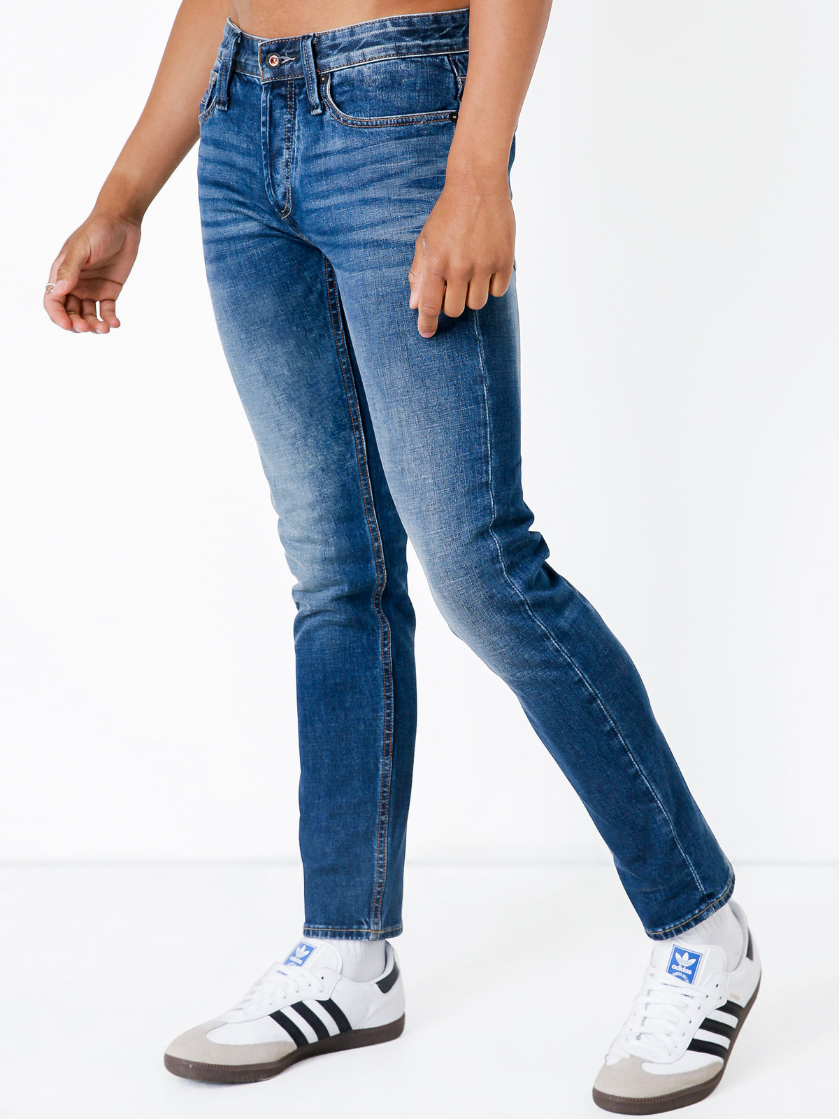 Razor ACDBL Slim Jeans in Active Dark Blue Denim