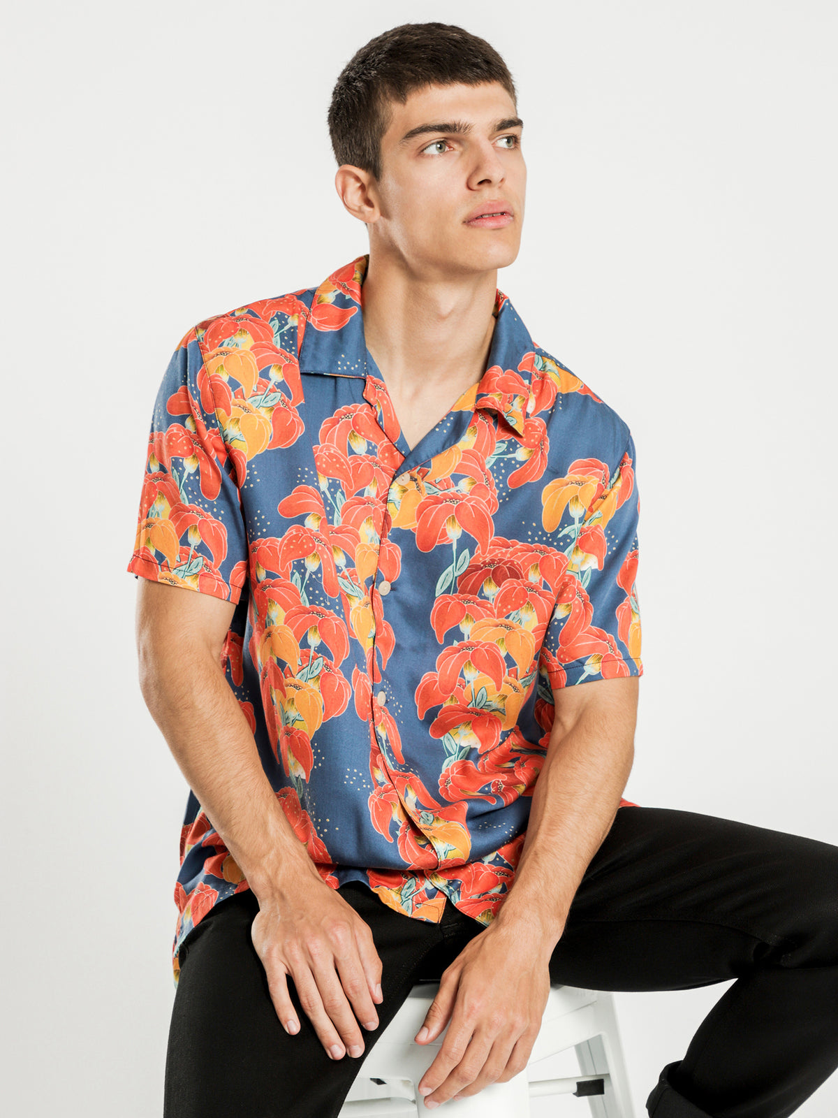 Arvid Short Sleeve Shirt in Red &amp; Blue Flowers