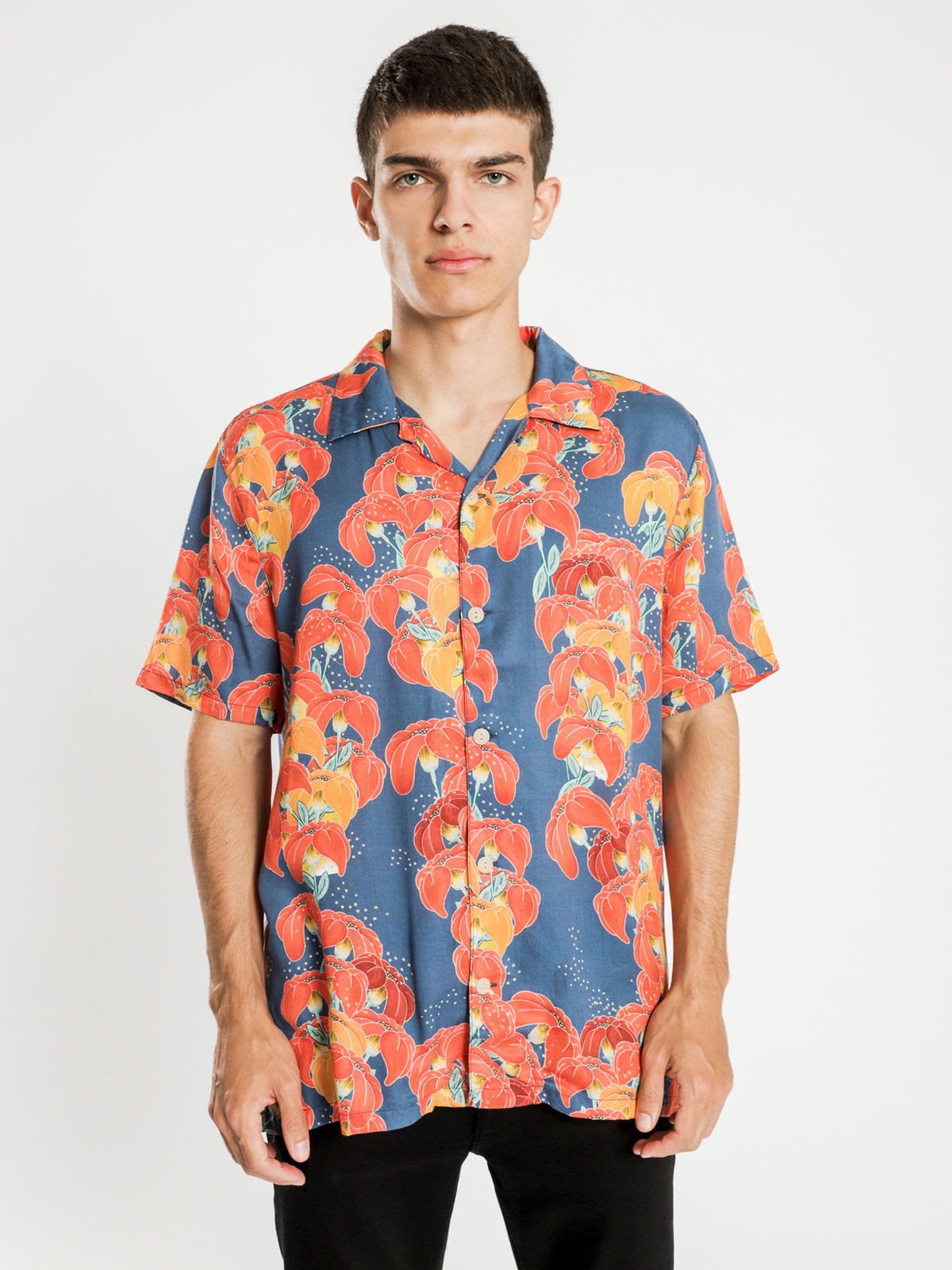 Arvid Short Sleeve Shirt in Red &amp; Blue Flowers