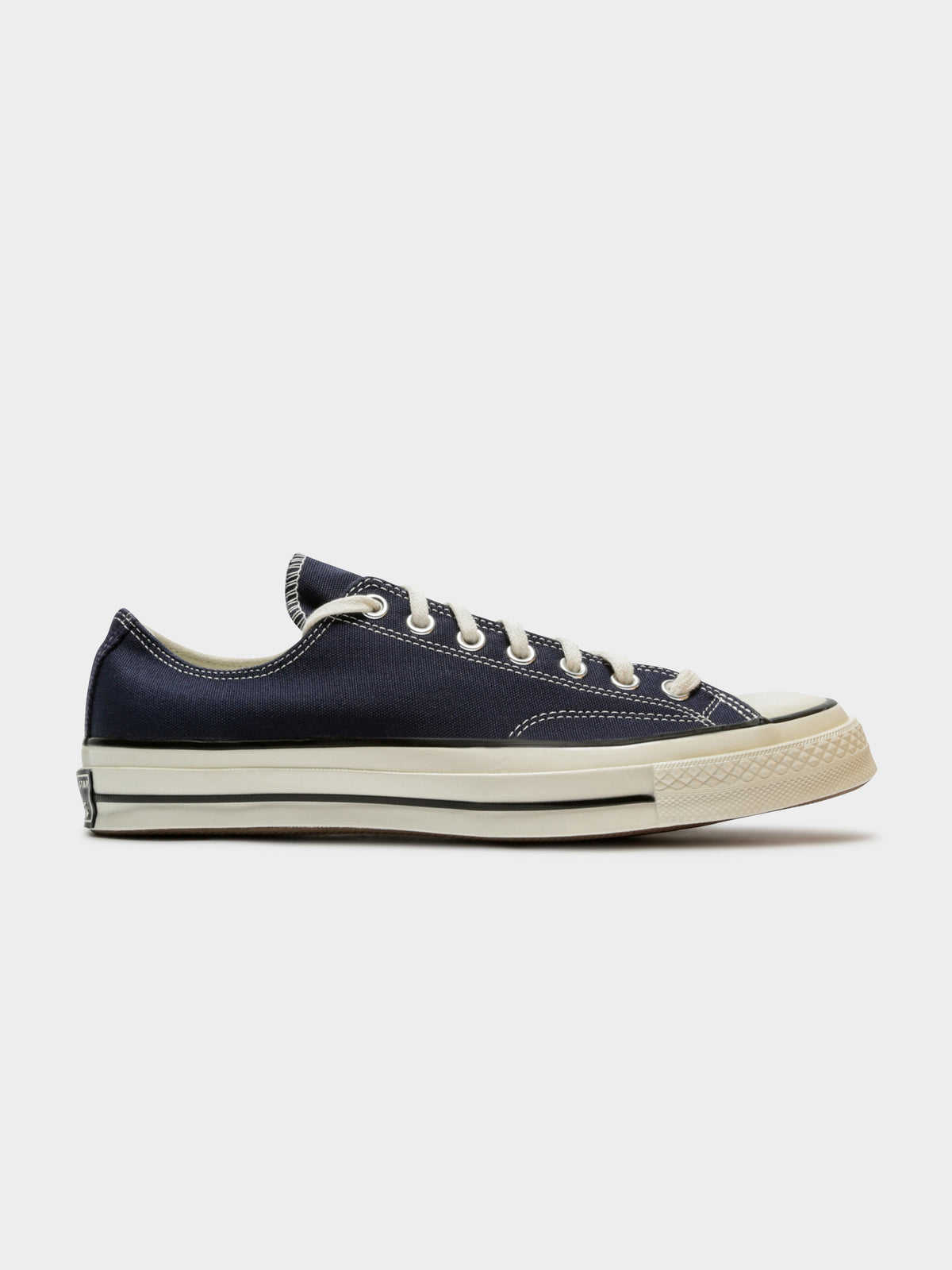 Mens Chuck 70 Low Top Sneakers in Navy &amp;amp; White