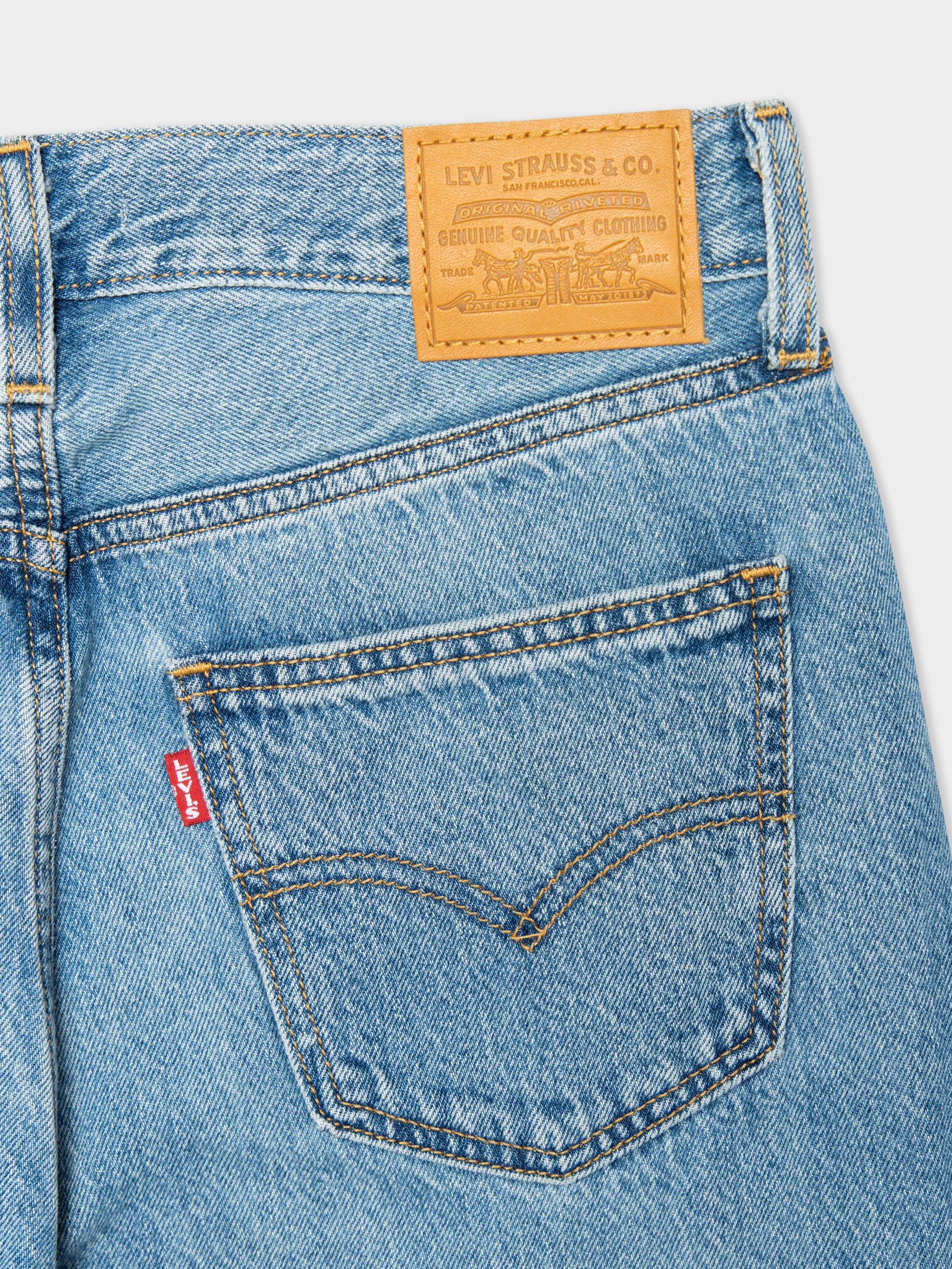 Loose Straight Leg Jeans