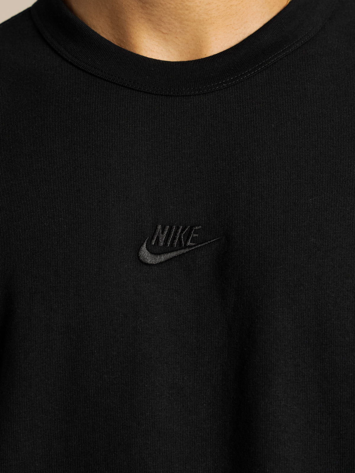 Sportswear T-Shirt in Premium Black