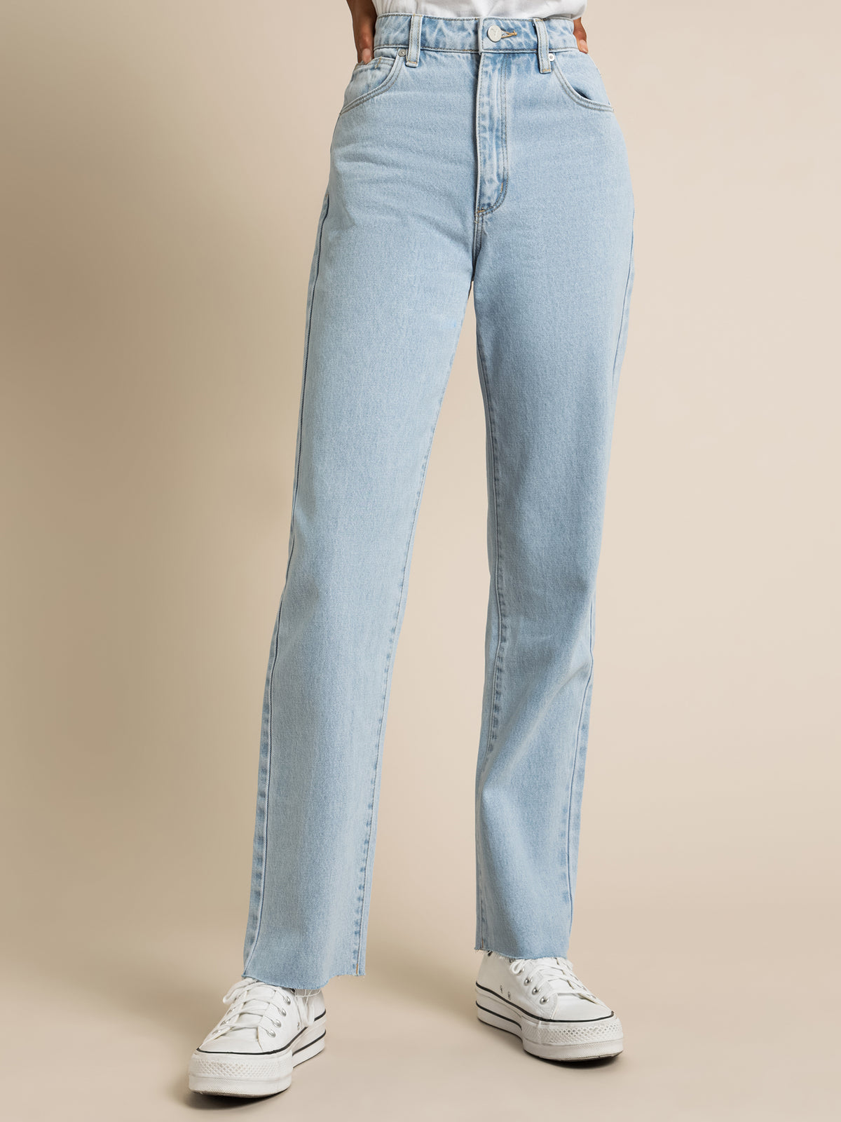 94 High Straight Mom Jeans in Walkway Blue Denim