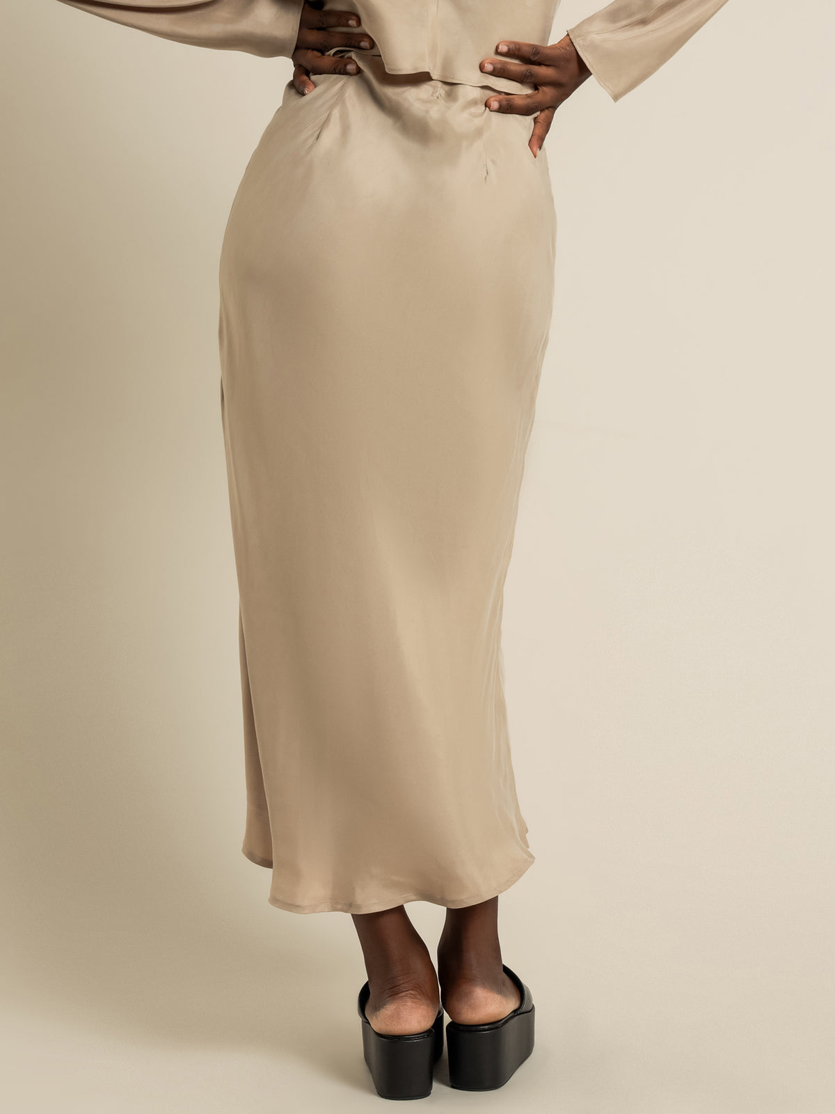 Reese Cupro Midi Skirt in Mocha