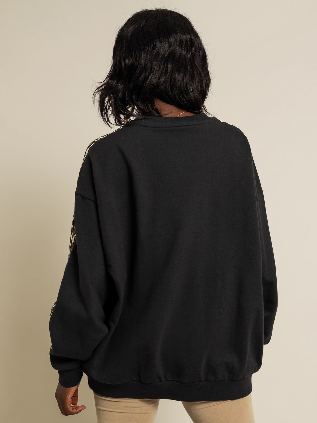 Crew Sweatshirt in Black &amp; Leopard Print