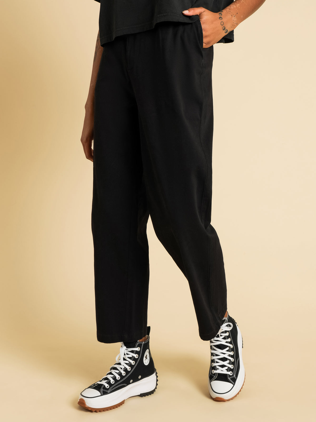 Lowry Chino Pants in Black