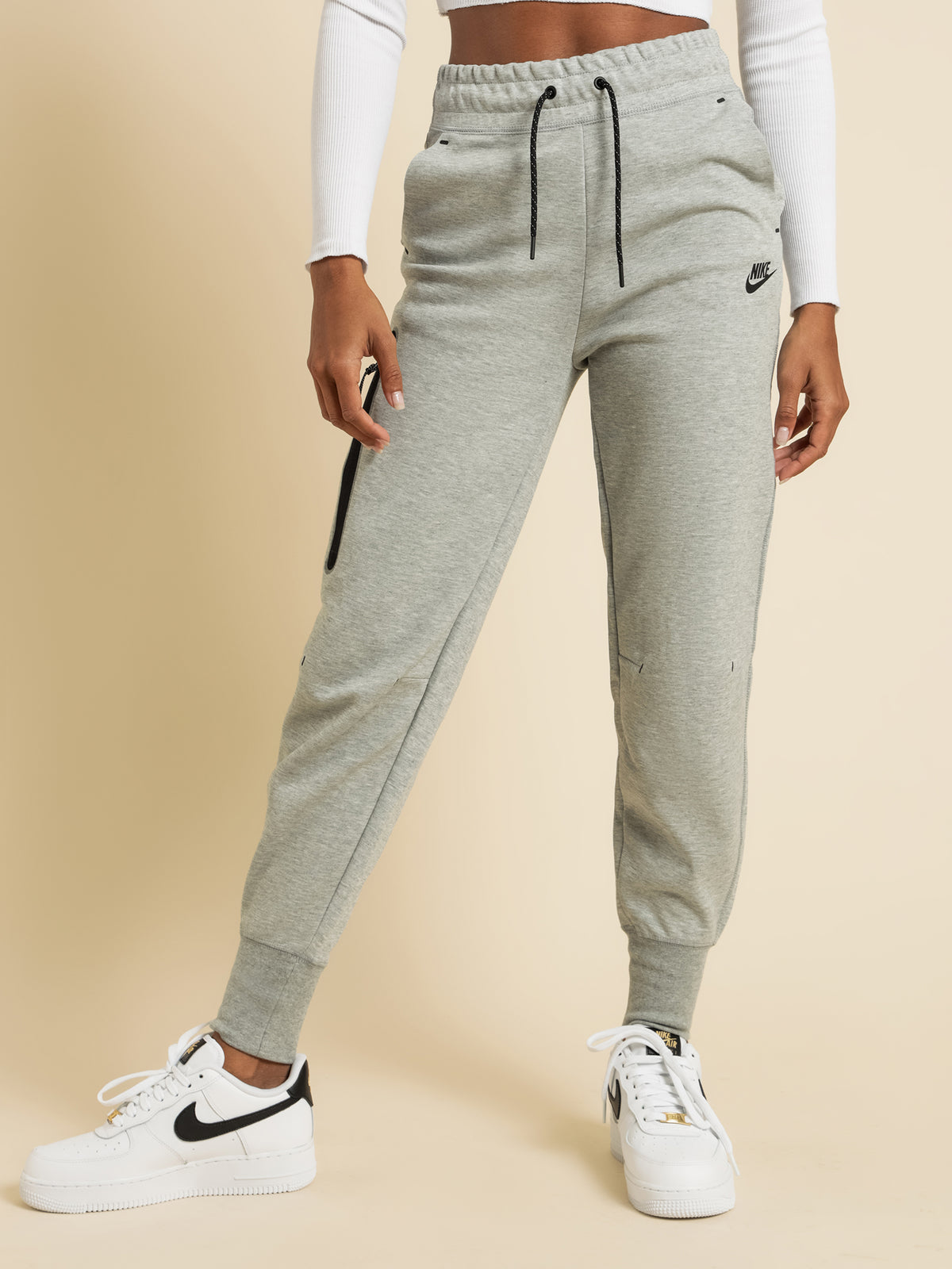 Sportswear Tech Fleece Track Pants in Grey