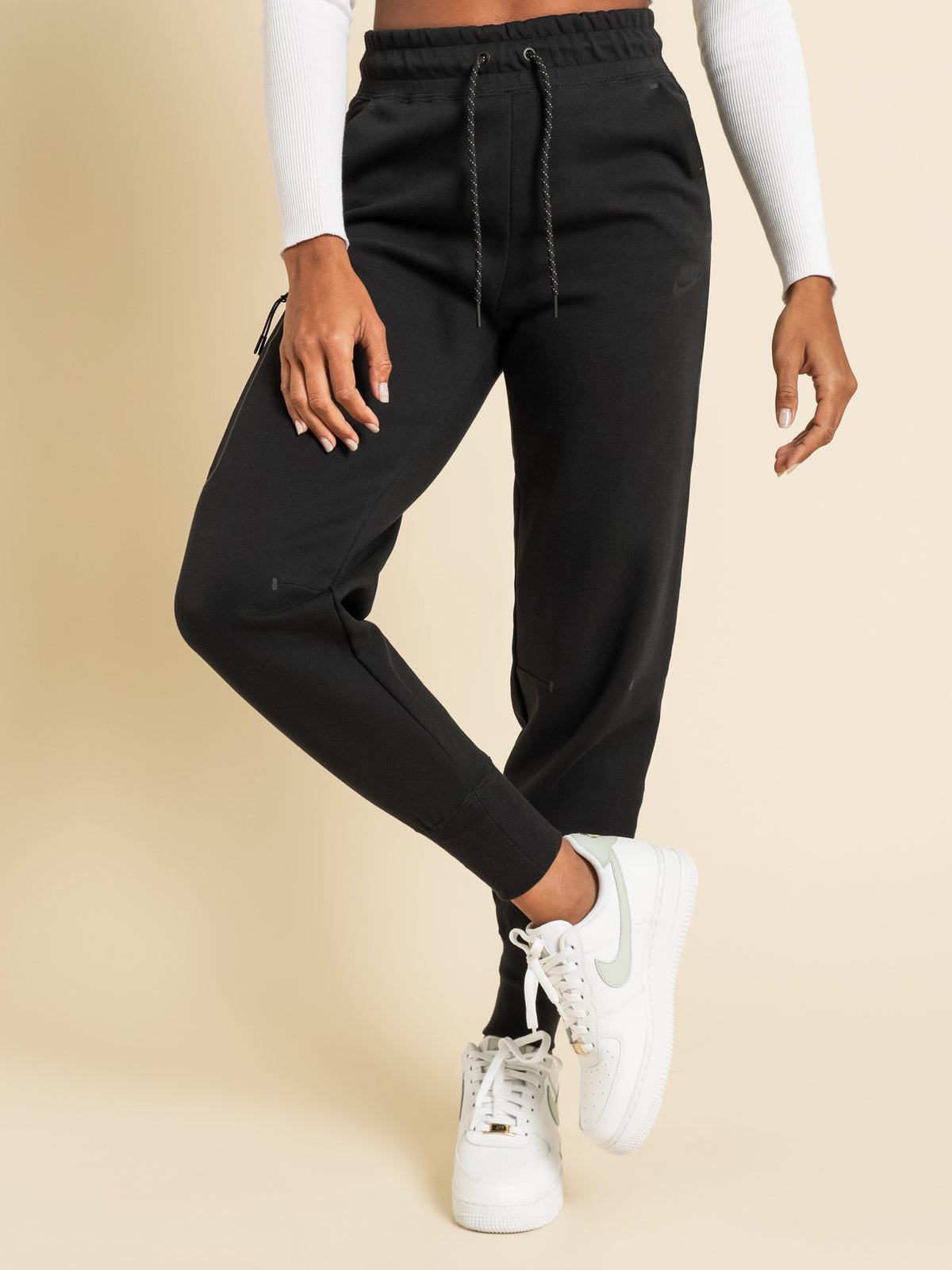 Sportswear Tech Fleece Trackpants in Black