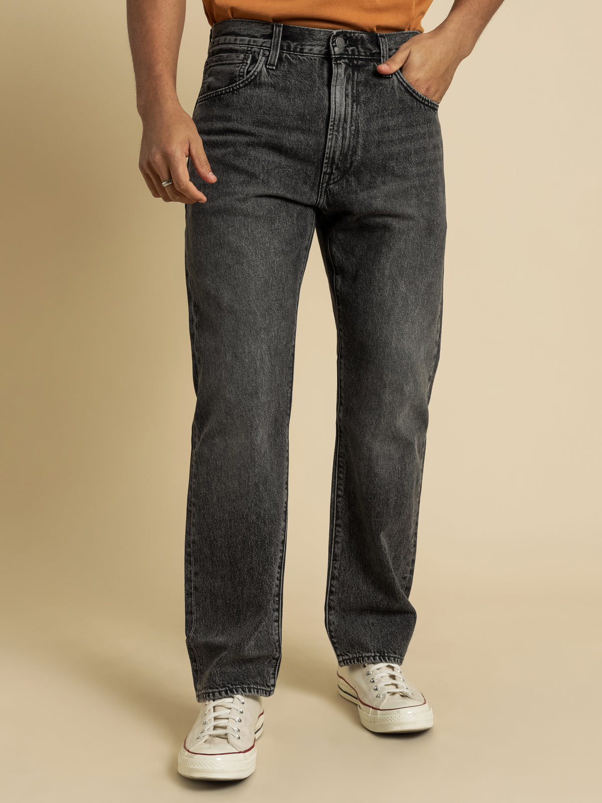 551Z Authentic Straight Leg Jeans in Dark Grey