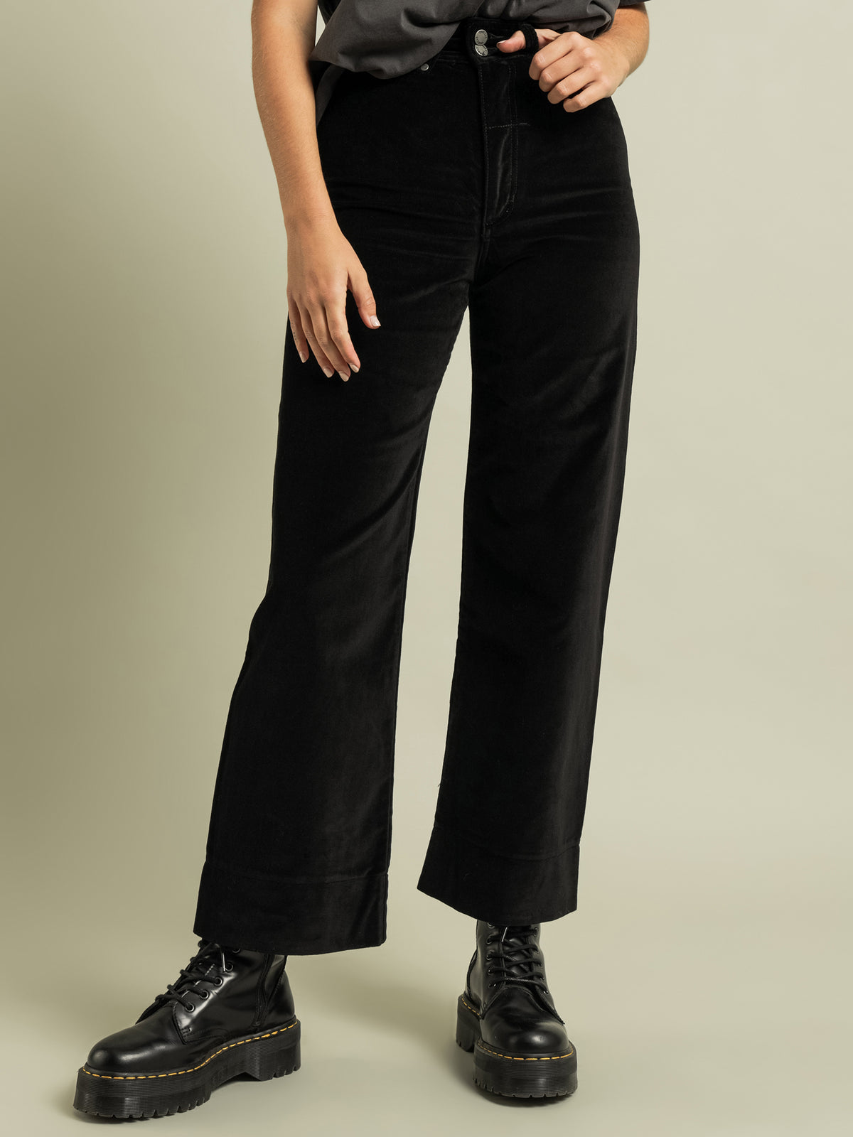 Bonnie Velvet Pants in Black