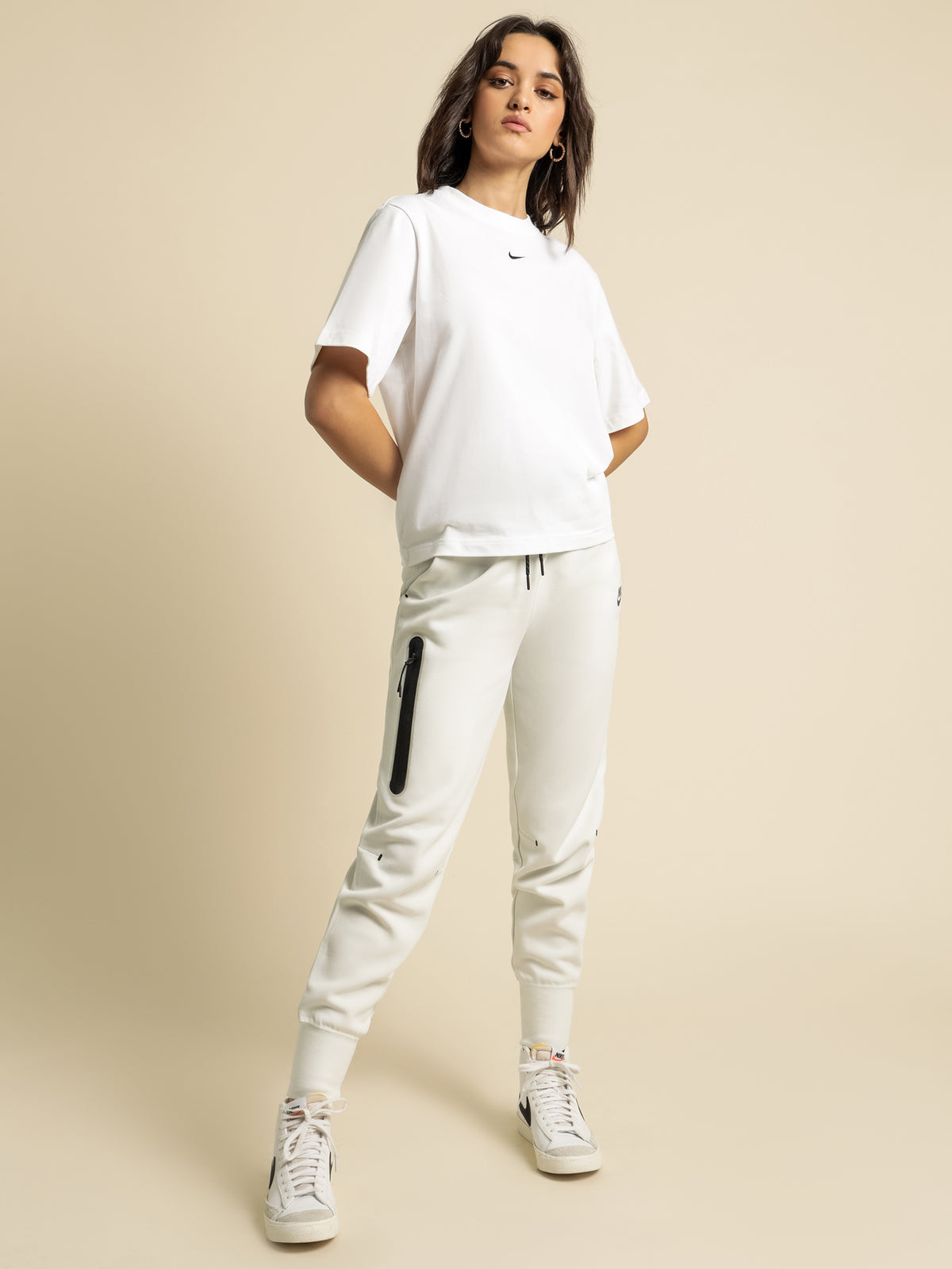 Nike Sportswear Tech Fleece Trackpants | Summit Whi