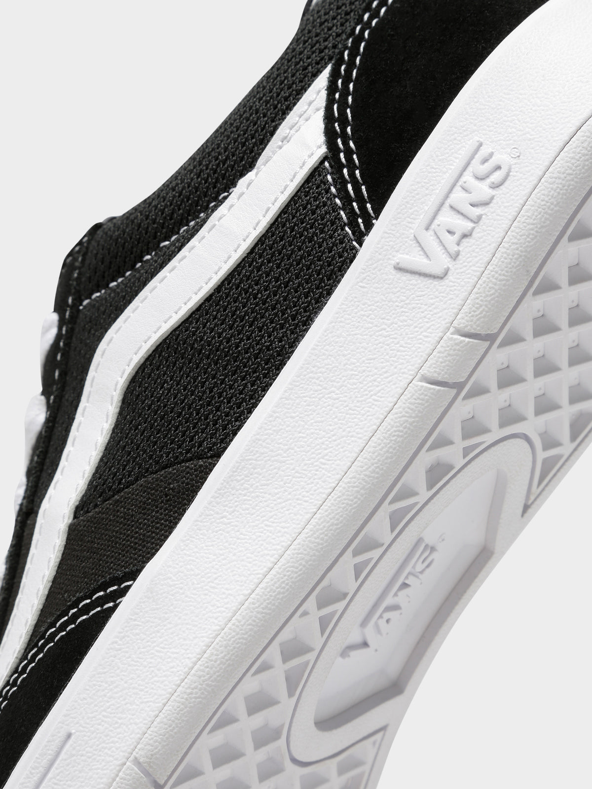 Unisex Cruze Too Comfycush Sneakers in Black &amp; True White