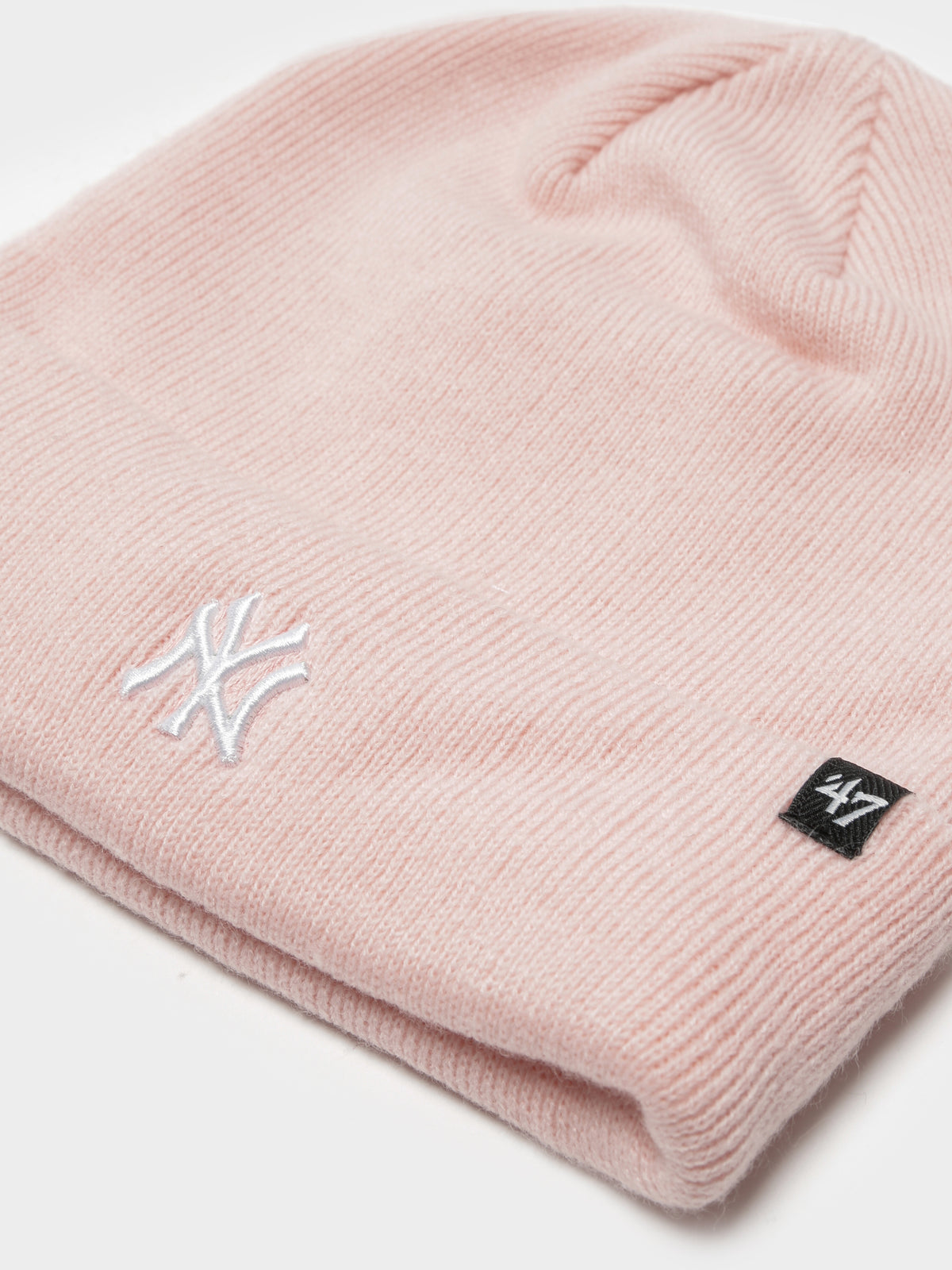 NY Yankees Beanie in Pink