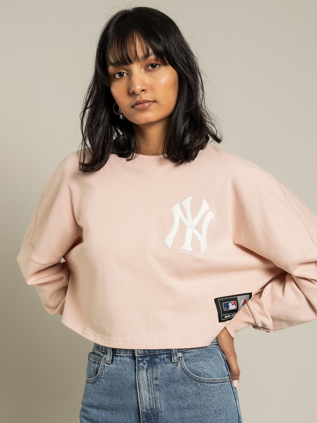 Majestic Rando NY Yankees Long Sleeve Crop T-Shirt | Peach