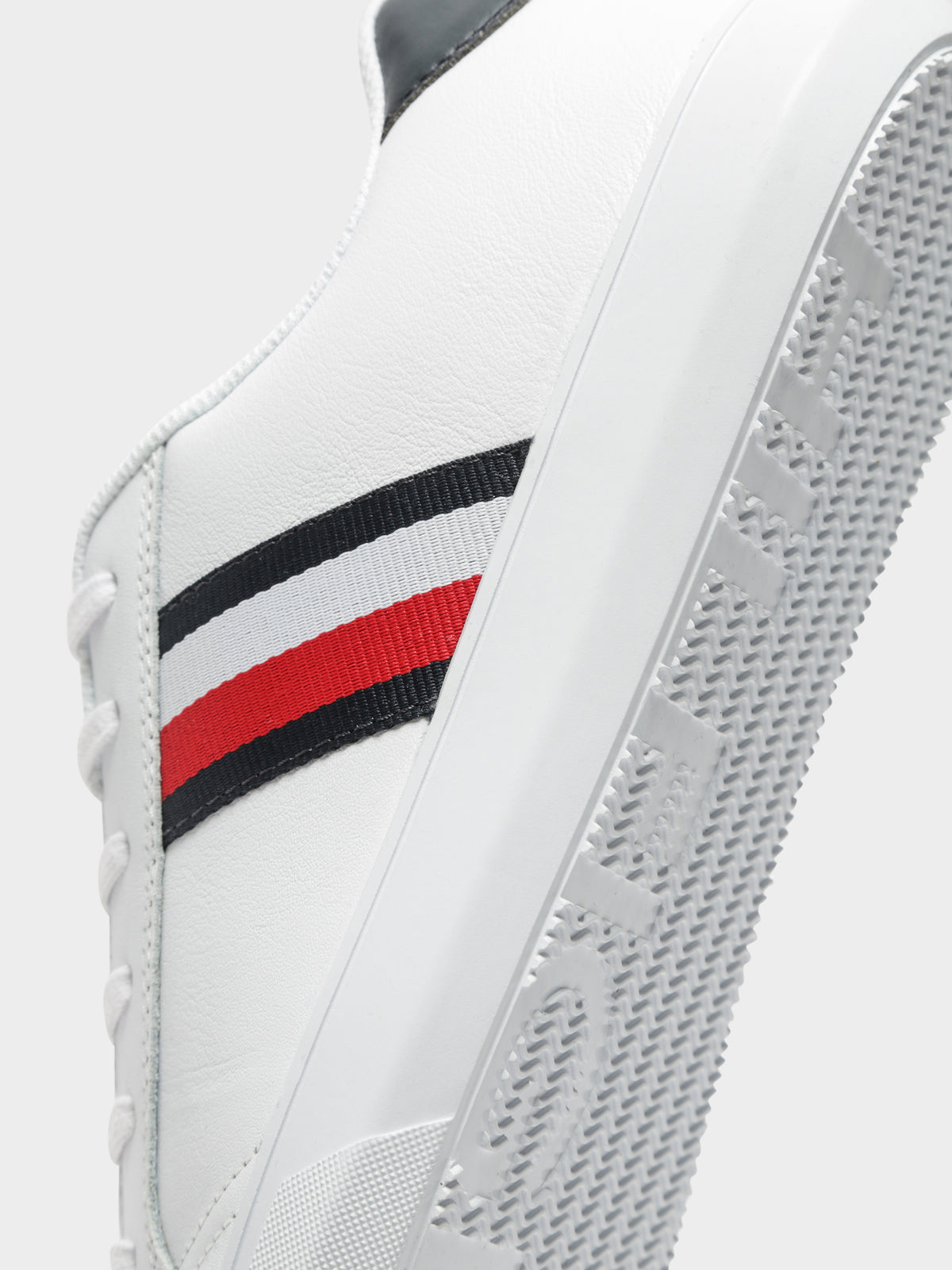 Mens Essential Leather Sneakers in White