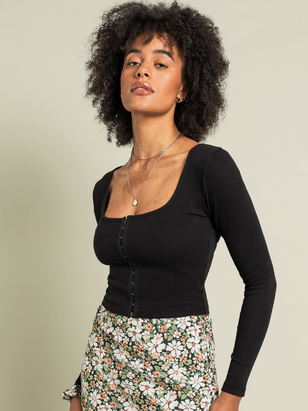 Beyond Her Chelsea Rib Long Sleeve Top | Black