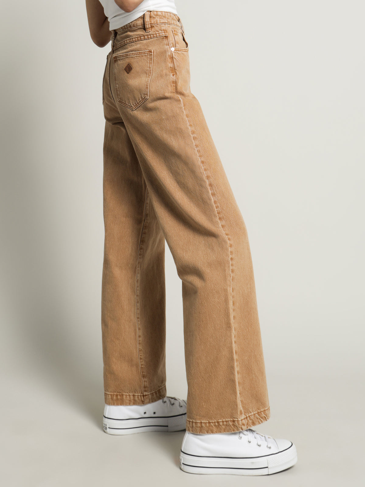 94 High &amp; Wide Jeans in Sand Stone