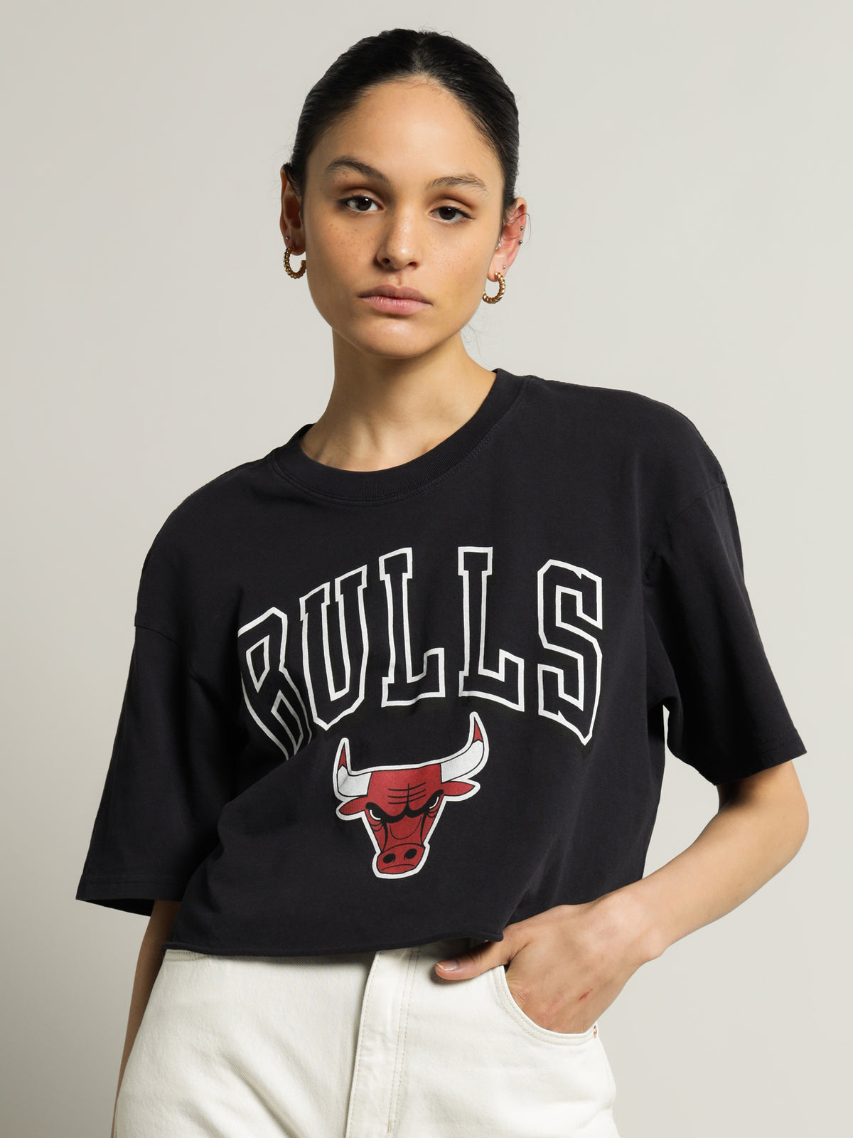 Chopped Vintage Chicago Bulls T-Shirt in Faded Black