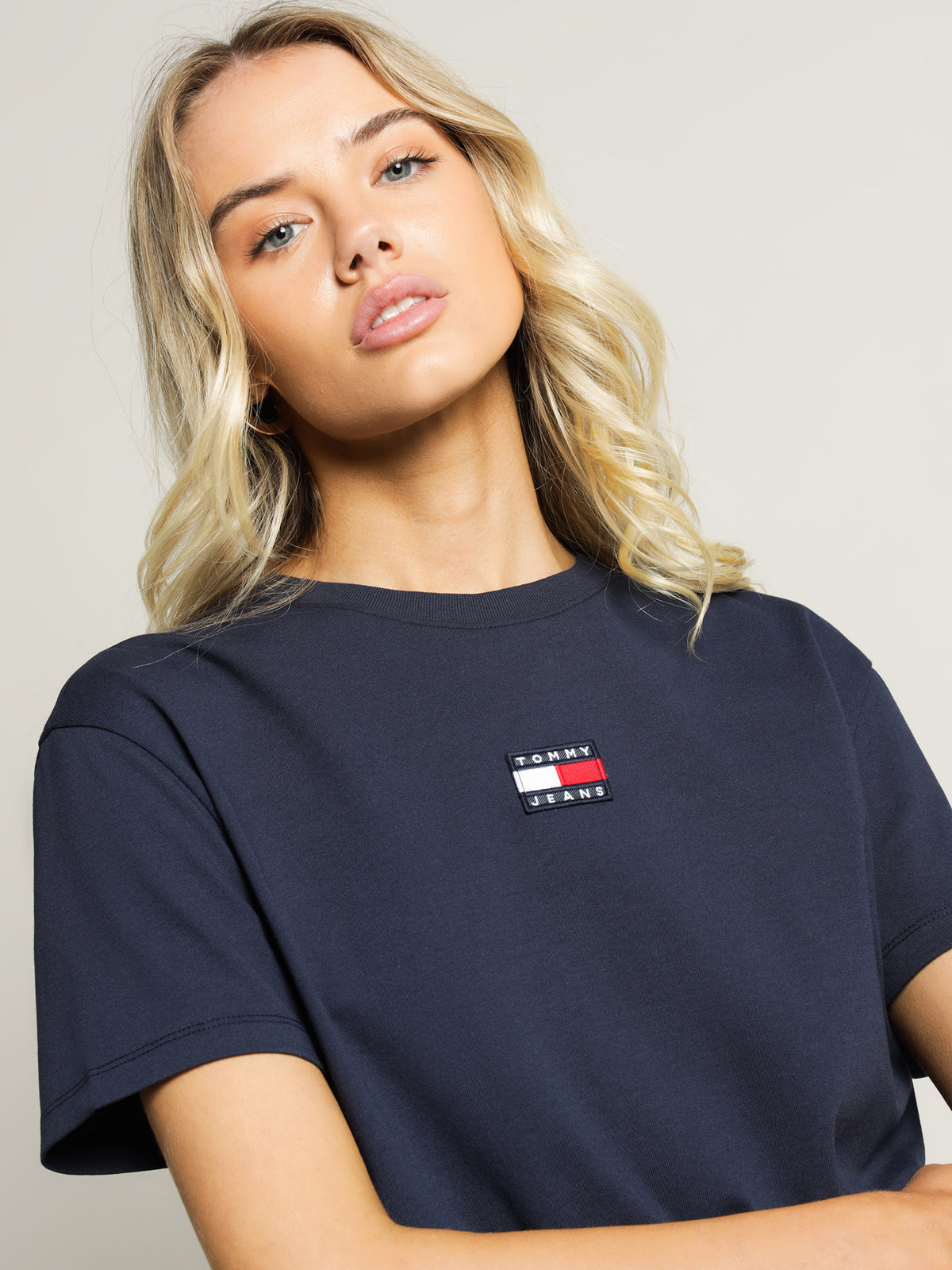 Tommy Centre Badge Crew T-Shirt in Navy