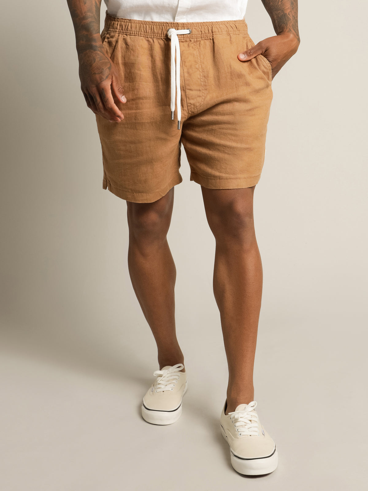 Nero Linen Shorts in Caramel