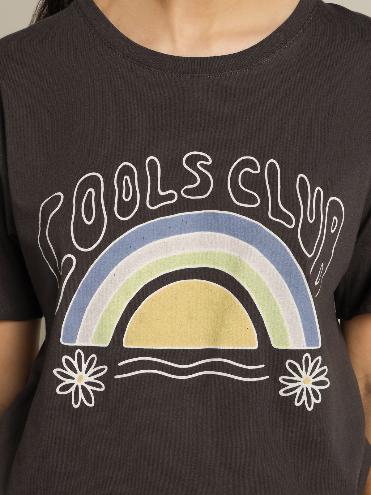 70&#39;s Club Sunday T-Shirt in Pigment Black