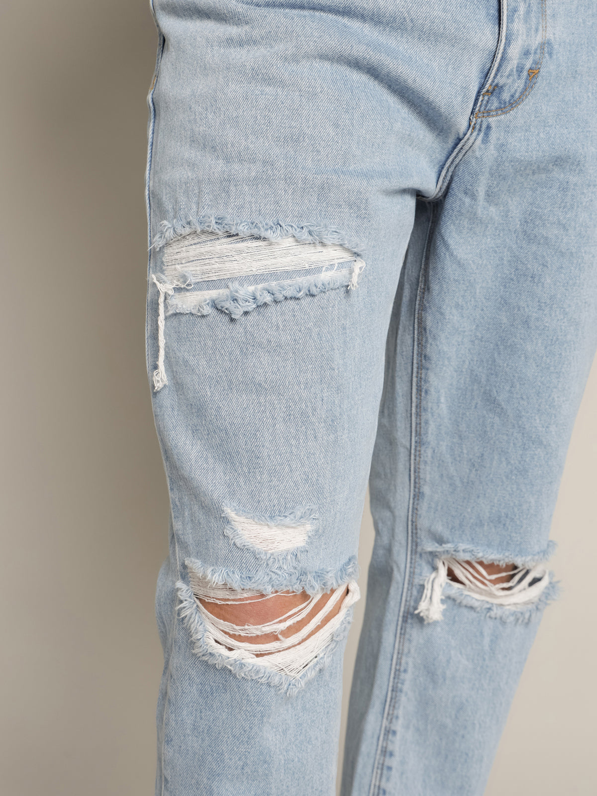 Chopped Straight Leg Jeans in Walkman Rip