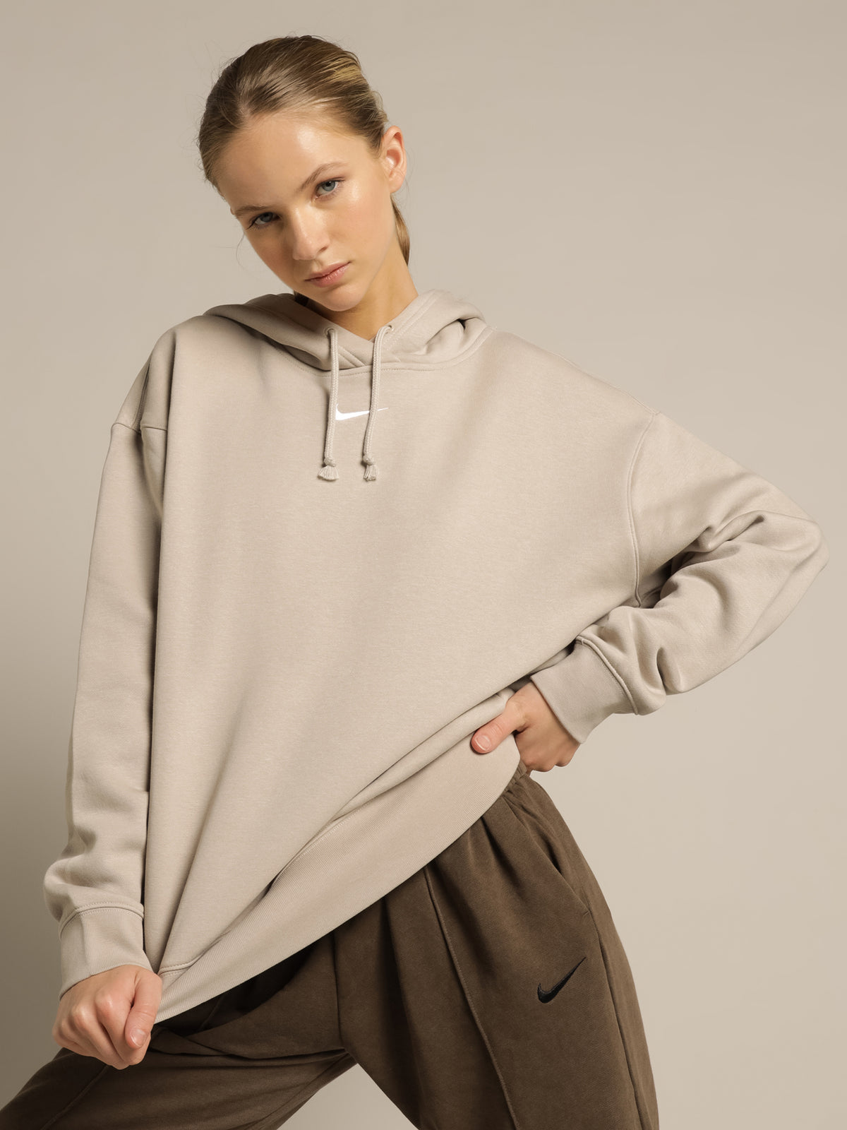 Nike Sportswear Essentials Fleece Hoodie | Cream Ii/W