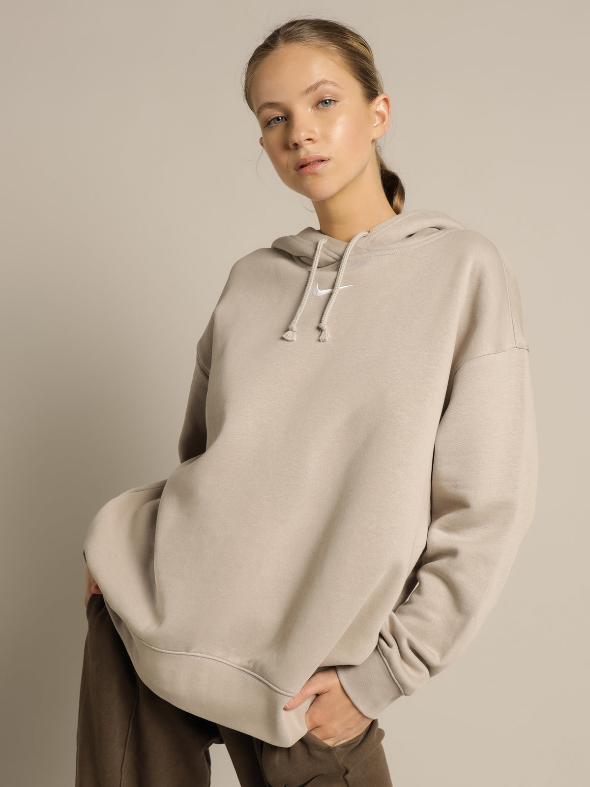 Nike Sportswear Essentials Fleece Hoodie | Cream Ii/W