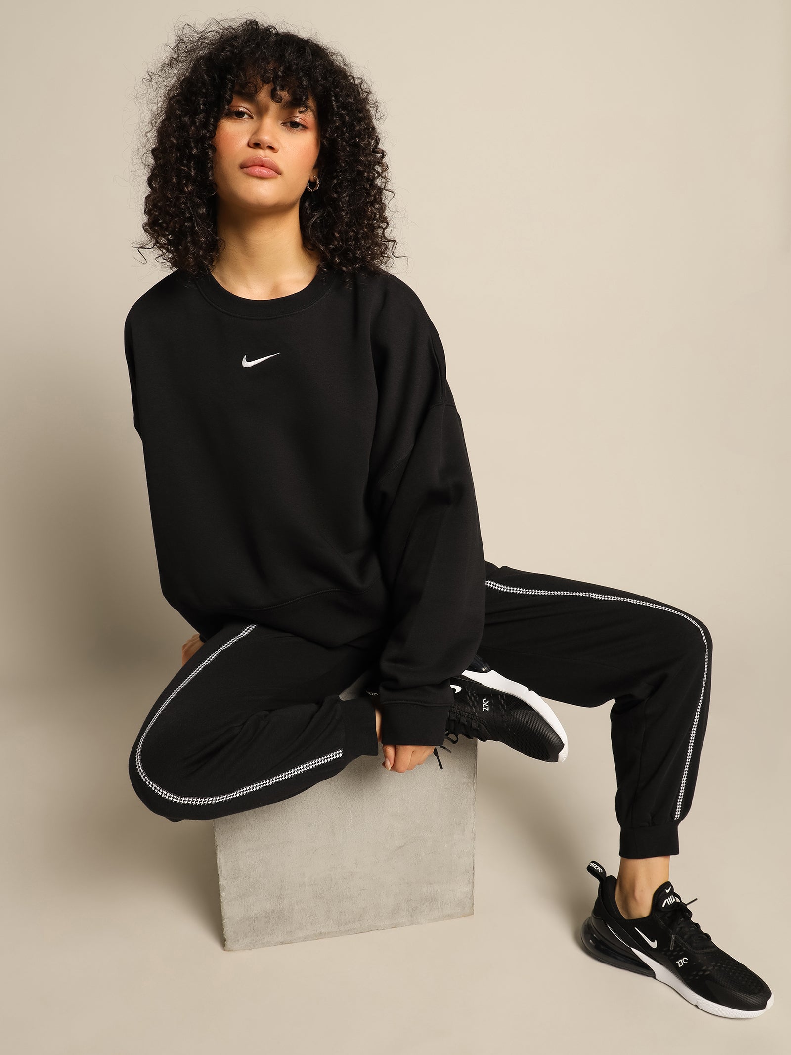 Nike NSW Essential Fleece Crew Sweat Black/White