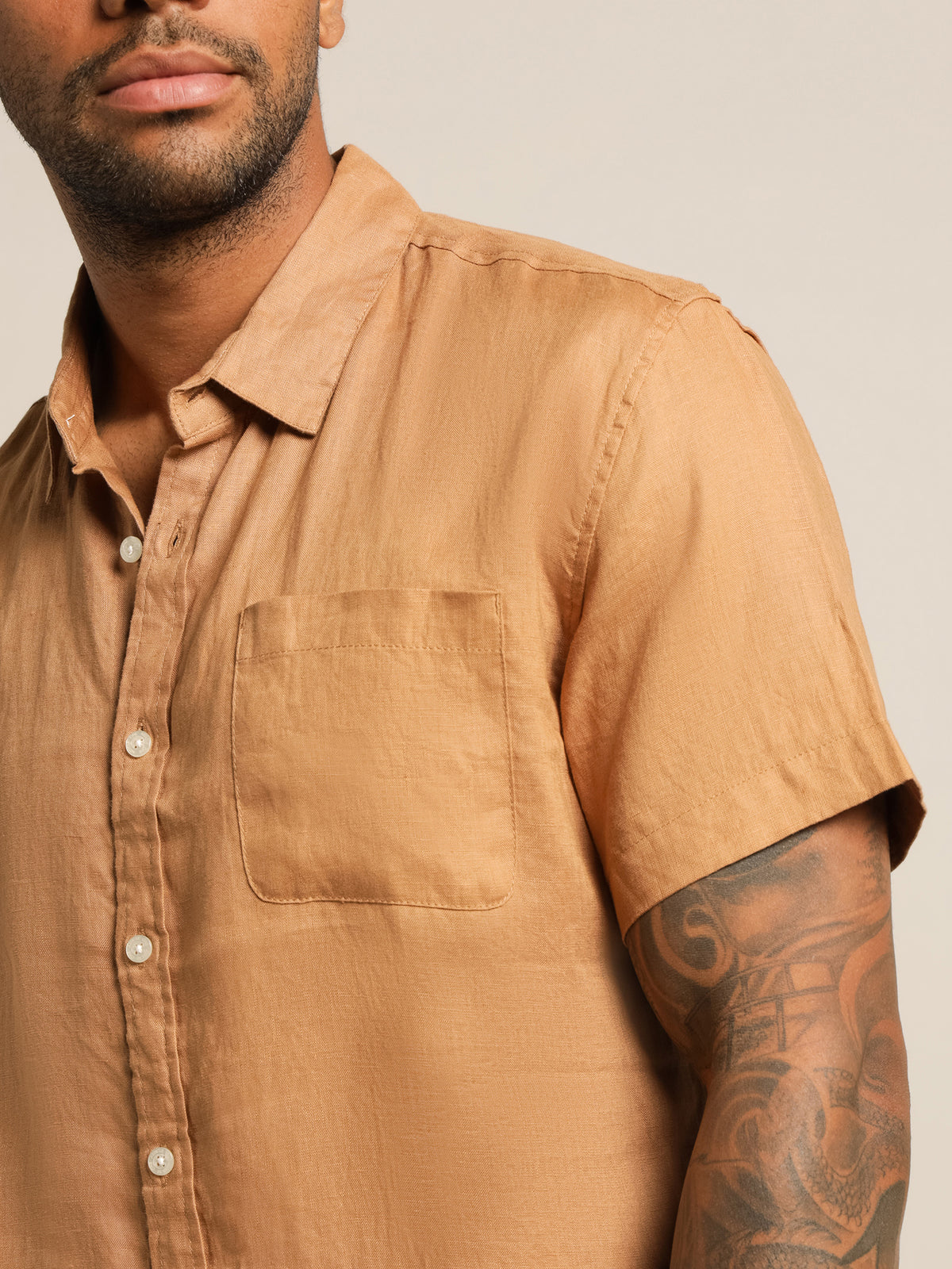 Nero Short Sleeve Linen Shirt in Caramel