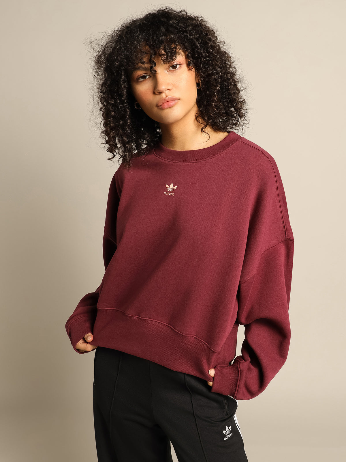 Essentials Fleece Sweatshirt in Victory Crimson