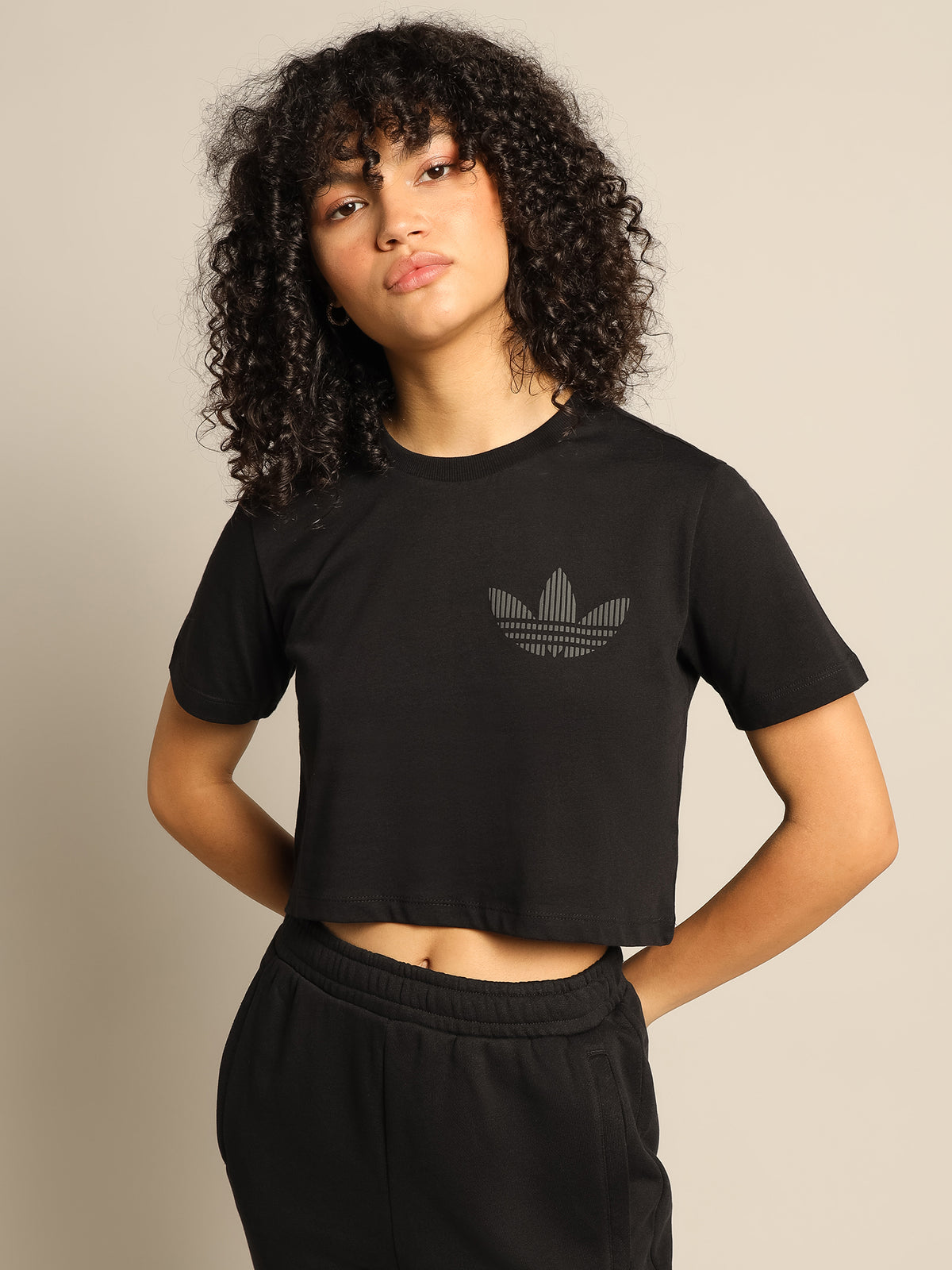 Cropped T-Shirt in Black