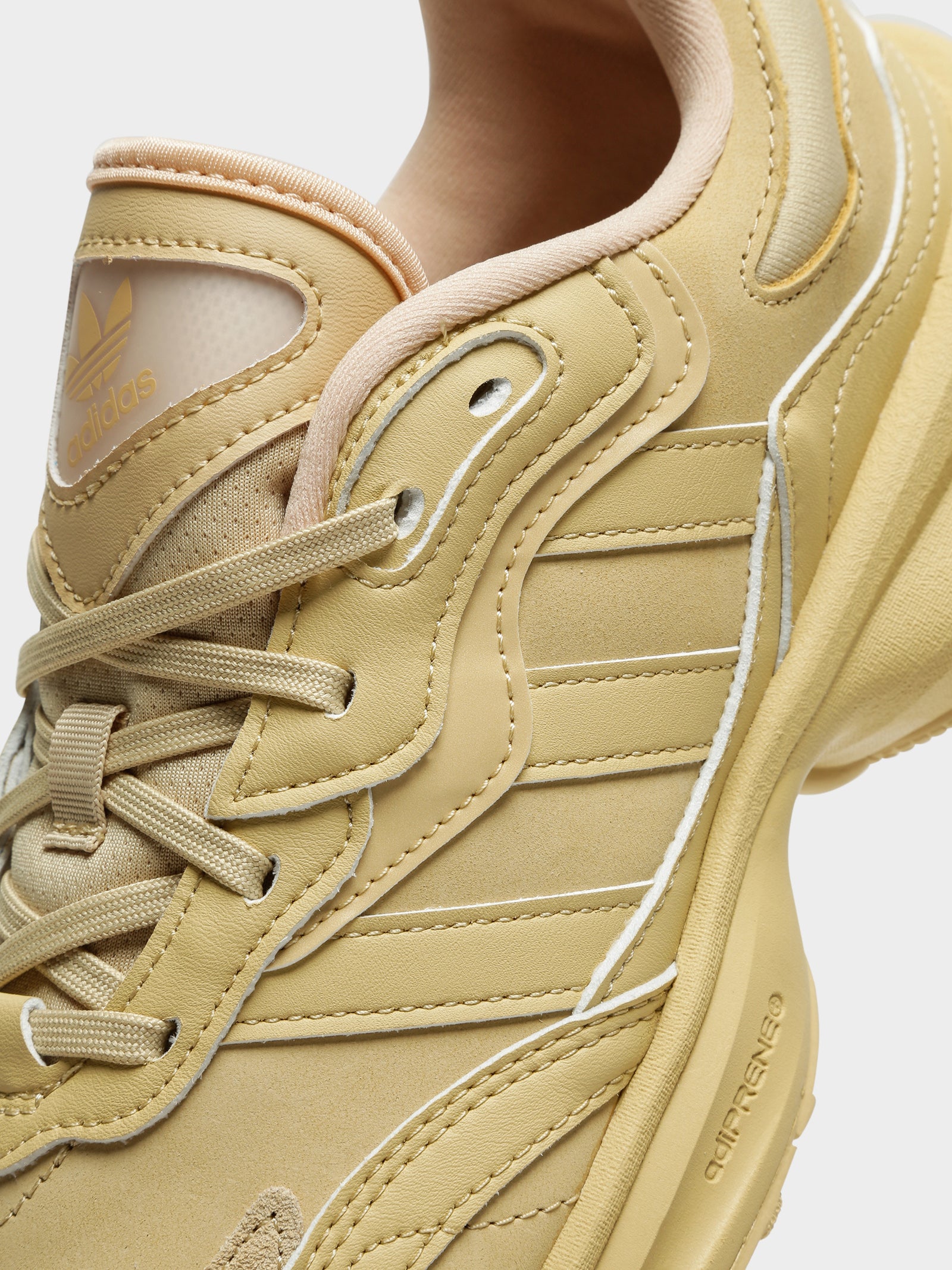 Womens Zentic Sneaker