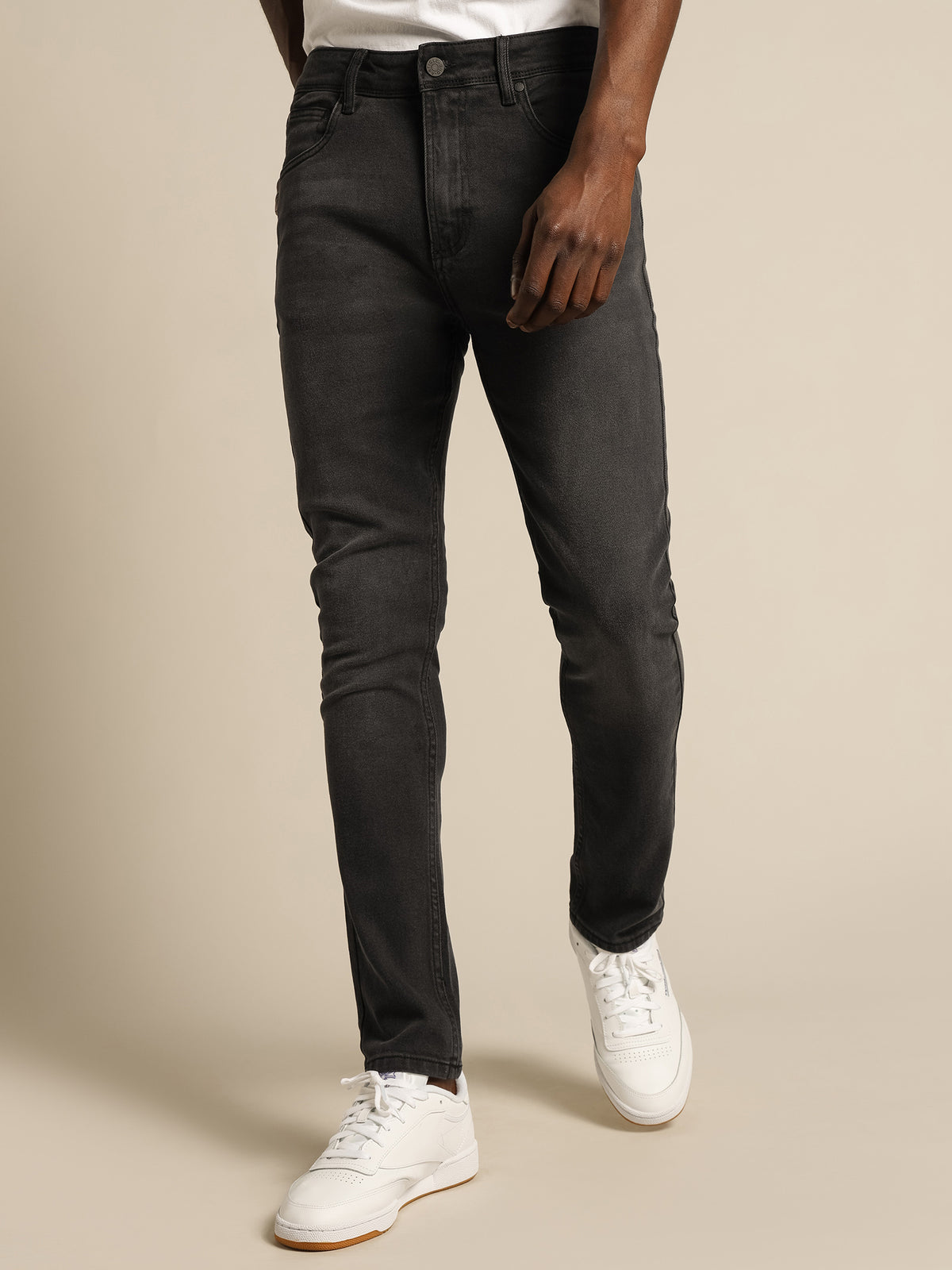 Zane Skinny Jeans in Washed Black